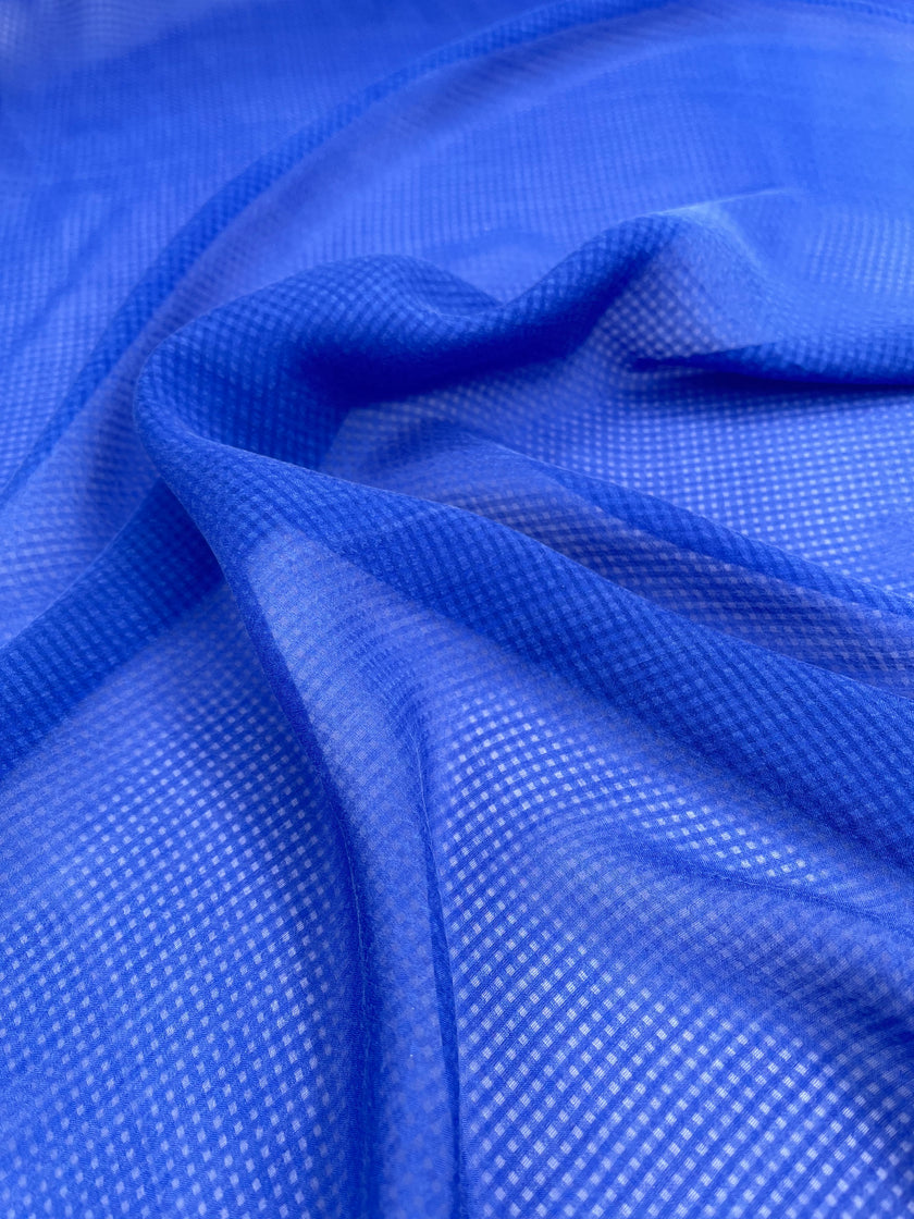 Şeffaf Deniz Mavisi Gingham Desenli Taşlı İpek Saten Saf İpek, Metre Metre İpek, İpek Şifon, Dut İpeği, İpek Metre, Ağır İpek, Lüks İpek Kumaş. 12mm/ 143 cm genişlik.