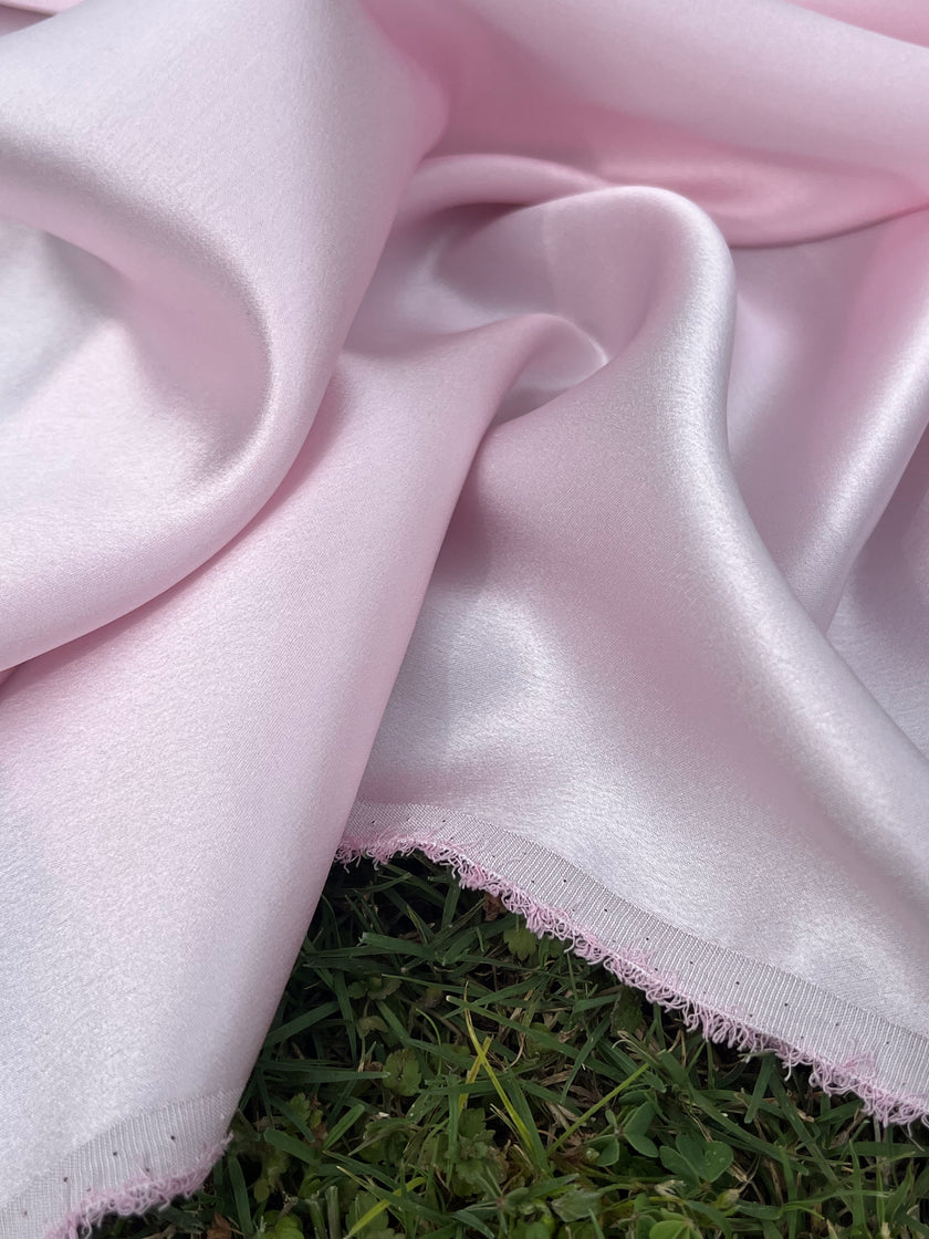 Rose Mary İpek Metre İpek, İpek Şifon, Dut İpeği, İpek Metraj, Ağır İpek, Lüks İpek Kumaş. 23mm/ 135 cm genişlik.