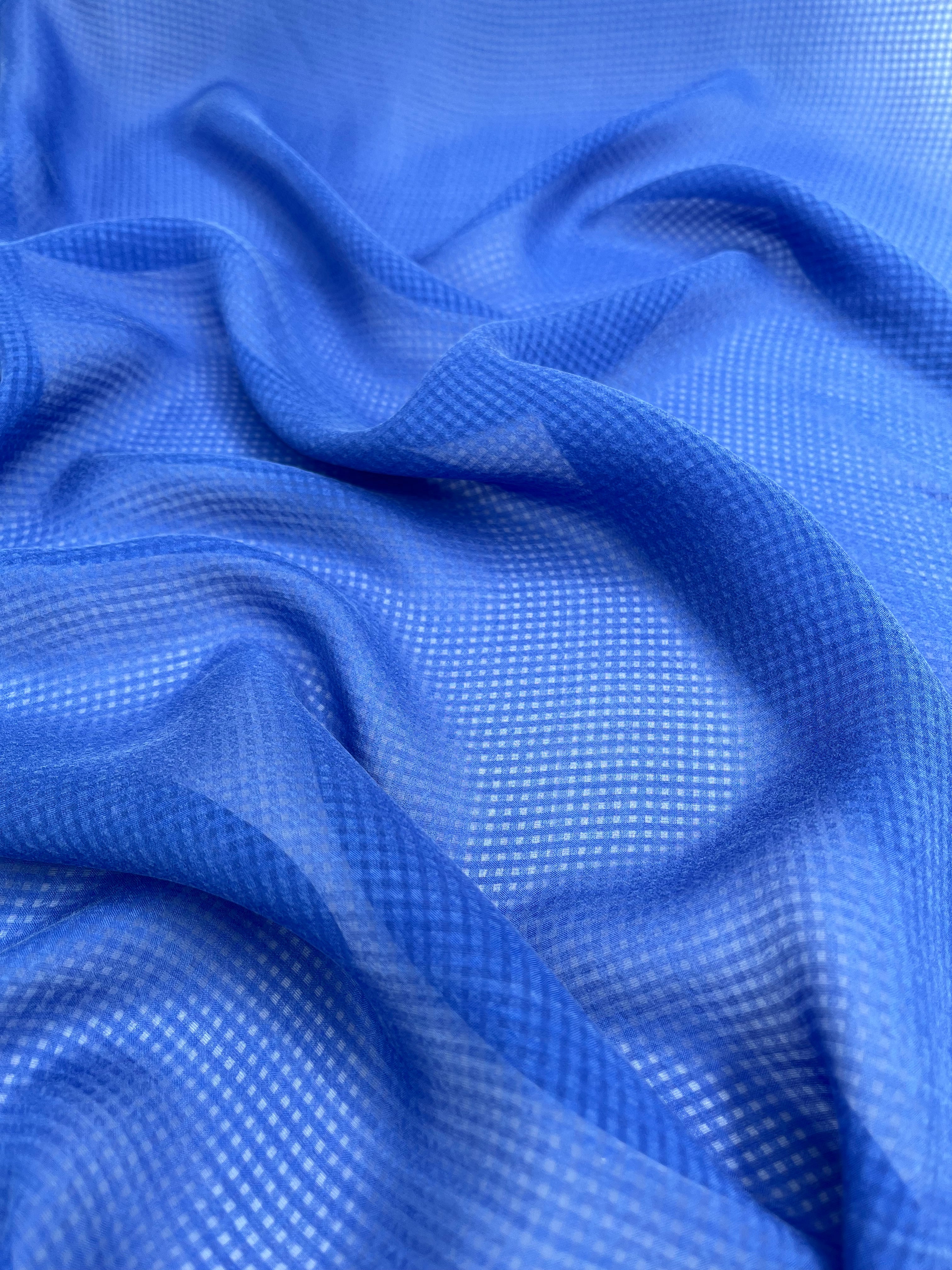 Şeffaf Deniz Mavisi Gingham Desenli Taşlı İpek Saten Saf İpek, Metre Metre İpek, İpek Şifon, Dut İpeği, İpek Metre, Ağır İpek, Lüks İpek Kumaş. 12mm/ 143 cm genişlik.