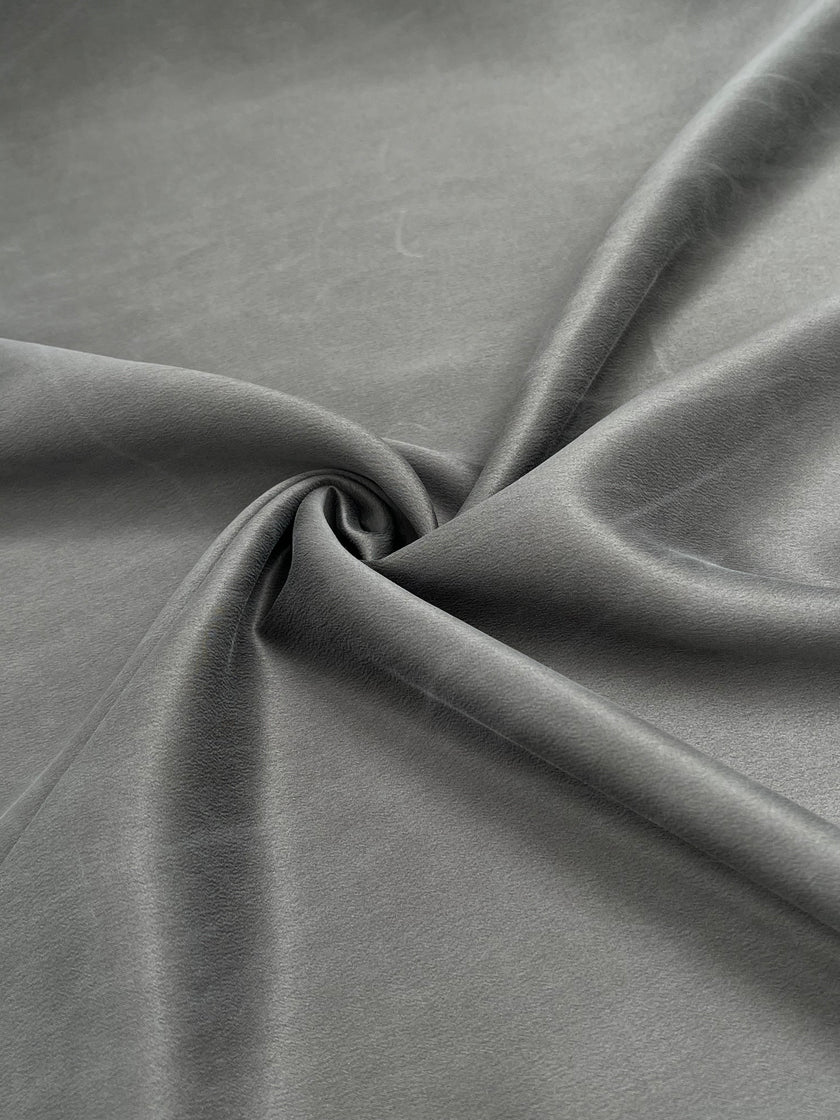 Soie pure satin gris lapidé, soie par cour, mousseline de soie, soie de mûrier, yardage de soie, soie lourde, tissu de soie de luxe. 23 mm/ 135 cm de largeur.