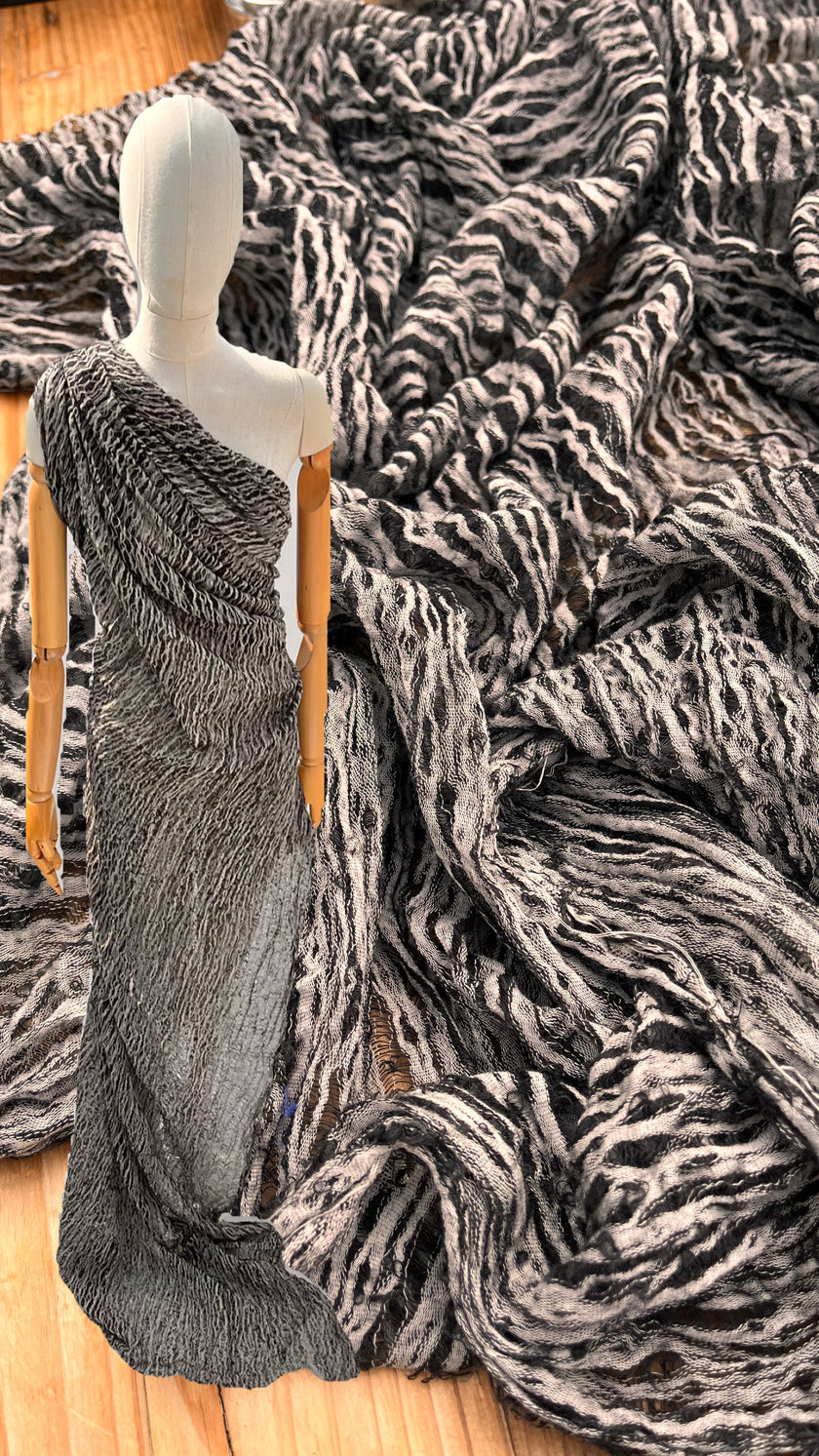 Metre Kare Siyah-Beyaz Keten Kumaş, Organik Pamuklu Kumaş, Dokulu El Dokuma Yarı Şeffaf Doğal Kumaşlar.