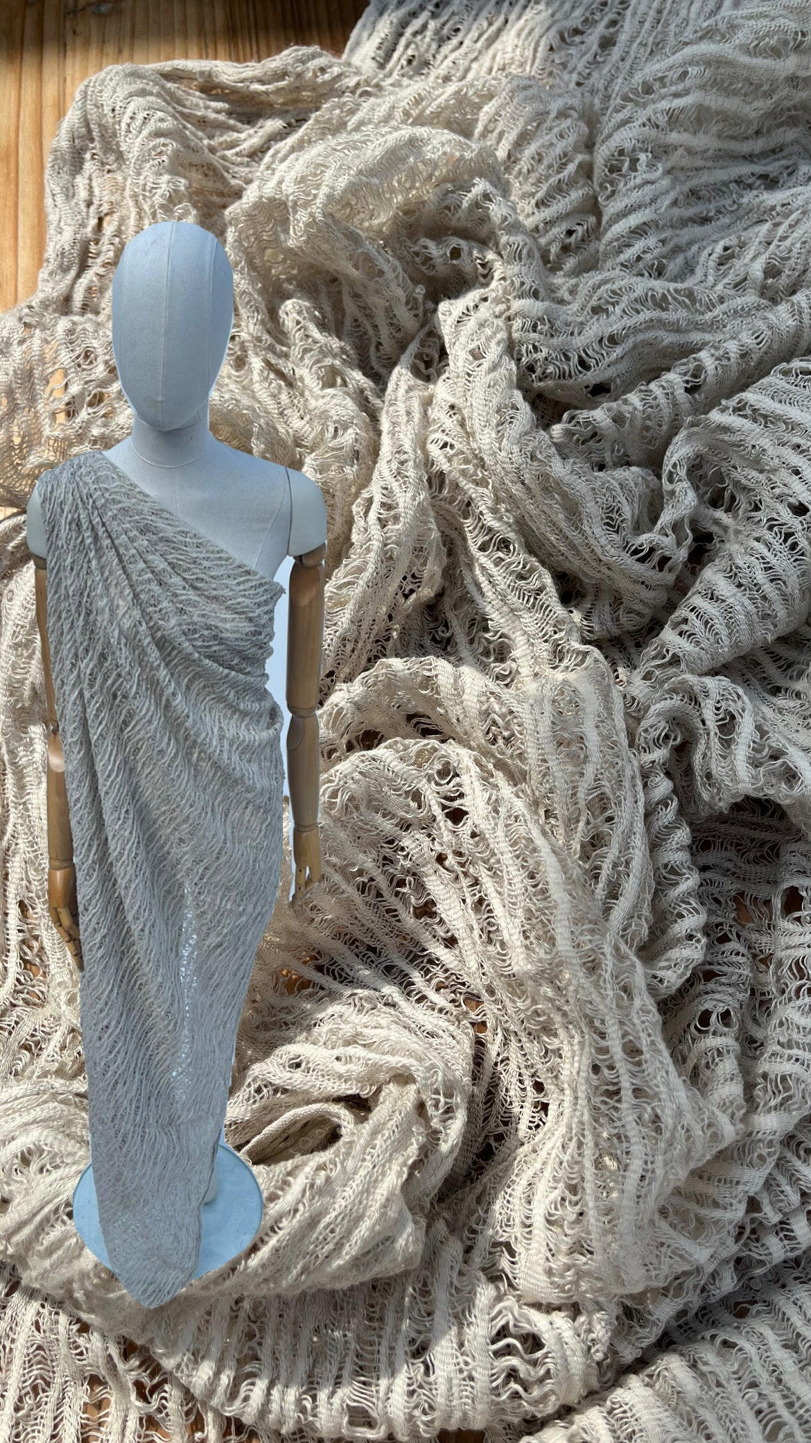 Tissus naturels uniques couleur pierre : mélange de lin en coton funky, transparent et texturé | Tissus spéciaux de qualité avec texture 3D pour les créations estivales.