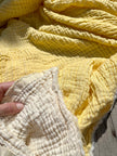 Tissu mousseline par cour - Tissu mousseline biologique - Mousseline de coton pour bébé - Tissu gaze 4 couches par mètre, 180 CM DE LARGEUR. Couverture nouveau-né.