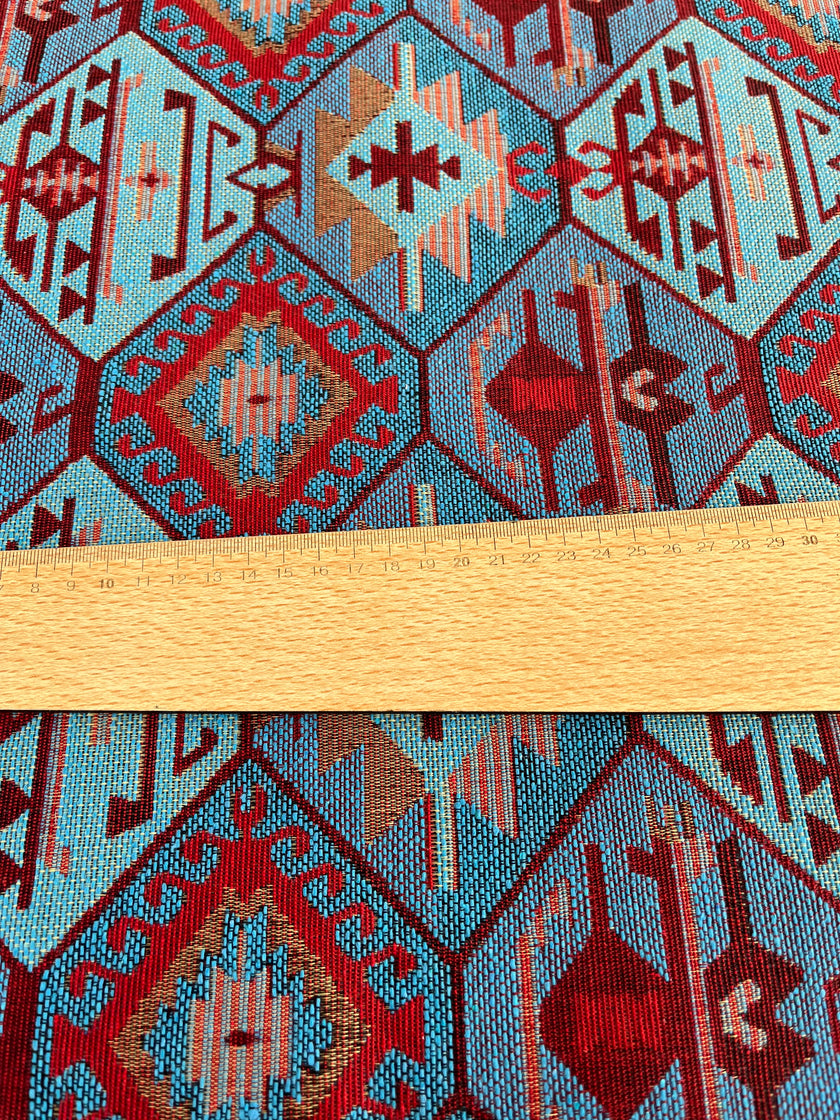 Ağır Gramajlı Kalın Jakarlı Pamuklu Kumaş Metre Başına 400/m2 - Döşemelik Geleneksel Anadolu Etnik Desenli - Döşemelik Kumaşlar. %70 Pamuk %30 Polyester - 140 cm Genişlik. Kilim Dokuma.