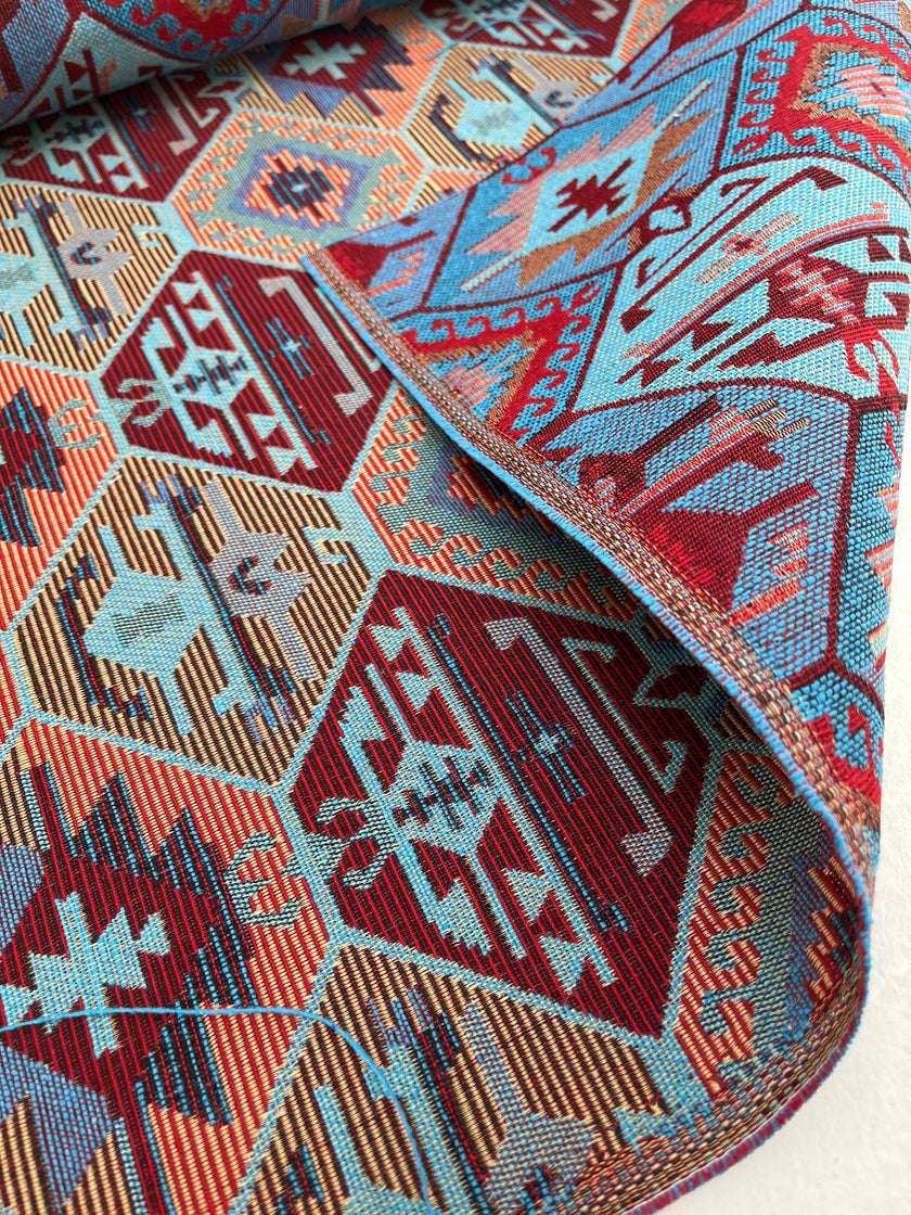 Ağır Gramajlı Kalın Jakarlı Pamuklu Kumaş Metre Başına 400/m2 - Döşemelik Geleneksel Anadolu Etnik Desenli - Döşemelik Kumaşlar. %70 Pamuk %30 Polyester - 140 cm Genişlik. Kilim Dokuma.