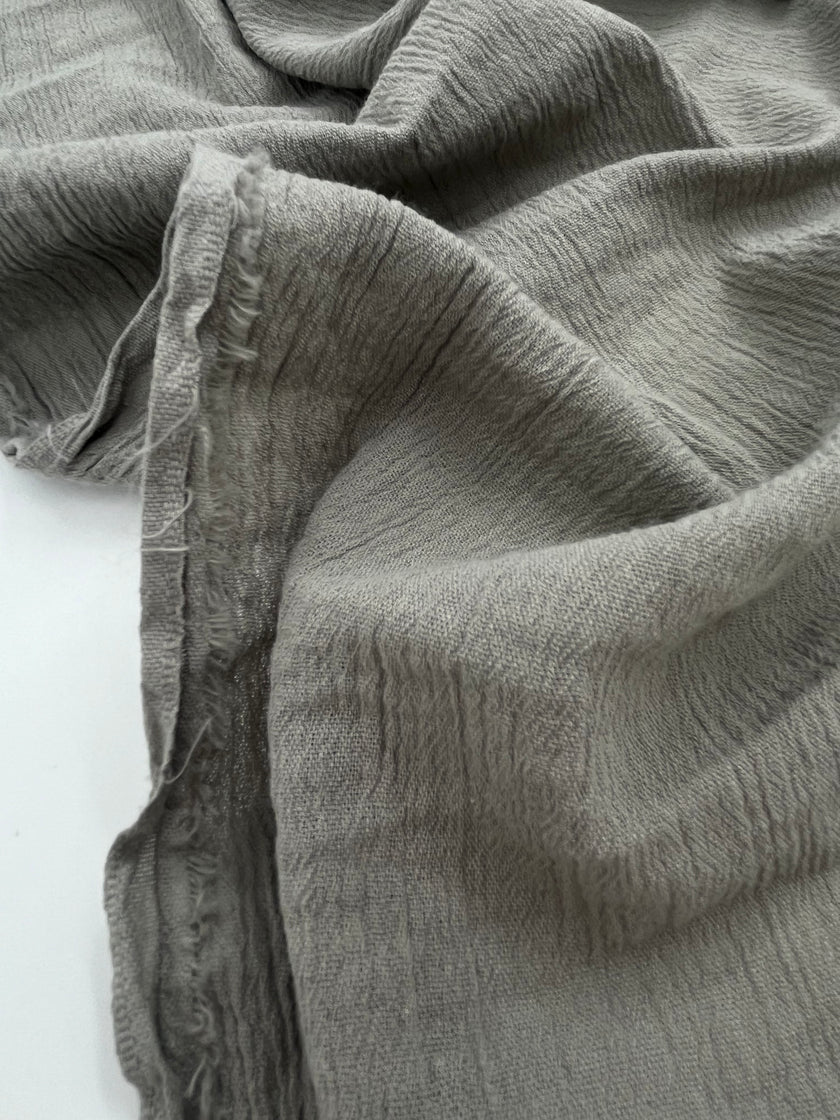 Buruşuk Tül Kumaş, Çok Renkli Seçenekler Mevcut, Sile Kumaş. Sile Kumaş, Bej, Taş Grisi, Şarap Kırmızısı, Deniz Mavisi, Mor, Şarap Kırmızısı.