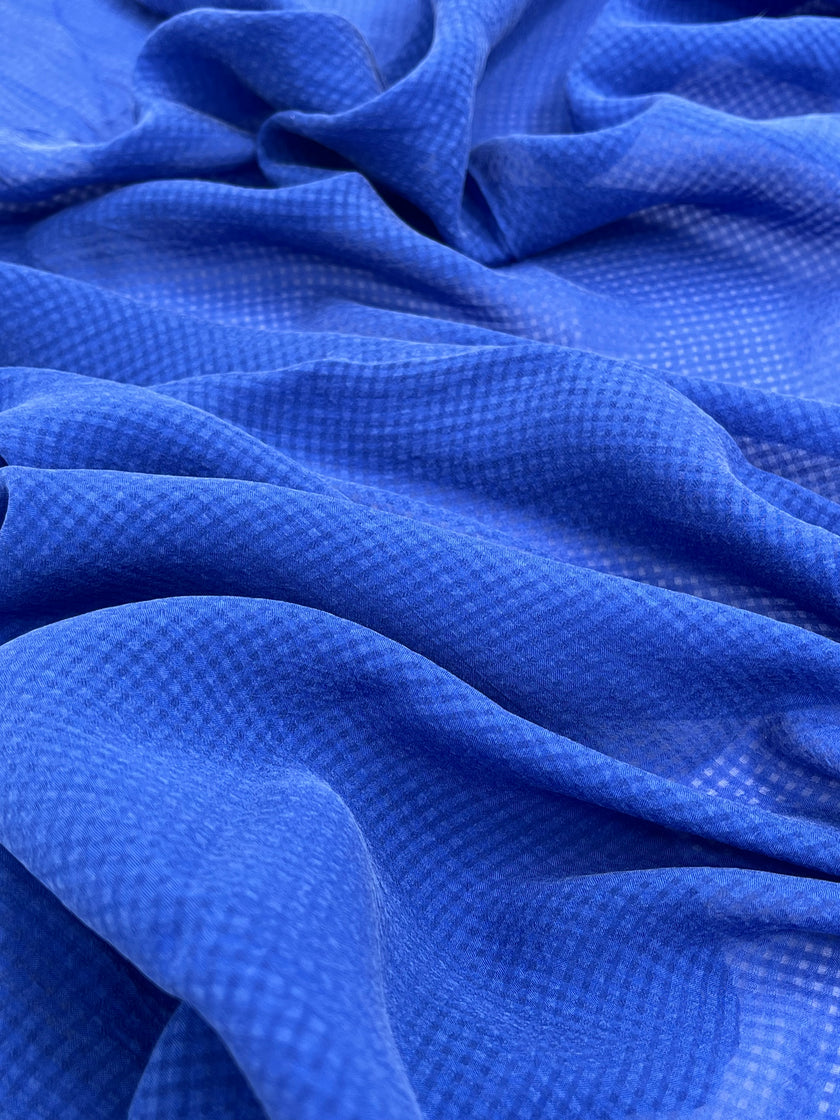Şeffaf Deniz Mavisi Gingham Desenli Taşlı İpek Saten Saf İpek, Metre Metre İpek, İpek Şifon, Dut İpeği, İpek Metre, Ağır İpek, Lüks İpek Kumaş. 12mm/ 143 cm genişlik.