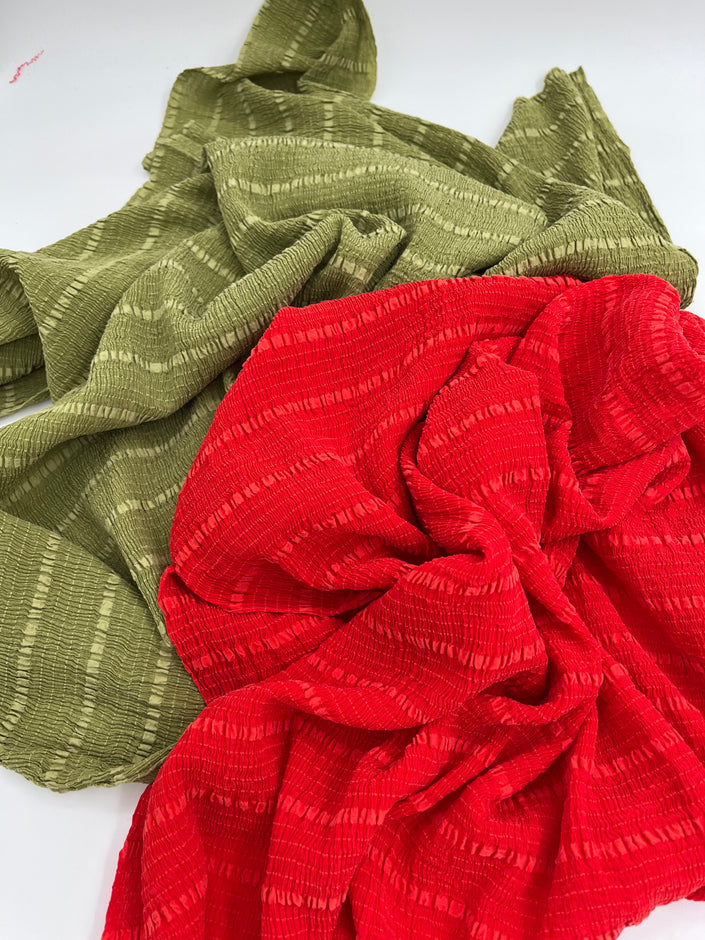 Soie extensible, tissu de soie design, soie à motifs vichy, soie à carreaux, soie froissée.- Soie Seersucker.