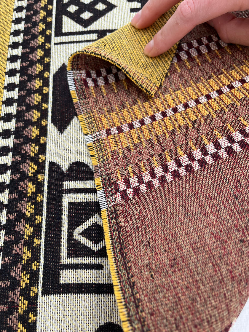 Ağır Ağırlık Kalın Jakarlı Pamuklu Kumaş Metre 400/m2 - Döşemelik Geleneksel Anadolu Etnik Desenli - Döşemelik Kumaşlar. %70 Pamuk %30 Polyester - 140 cm Genişlik. Halı Dokuma Mavi, Kırmızı, Sarı, Siyah Çok Renkli Seçenekler