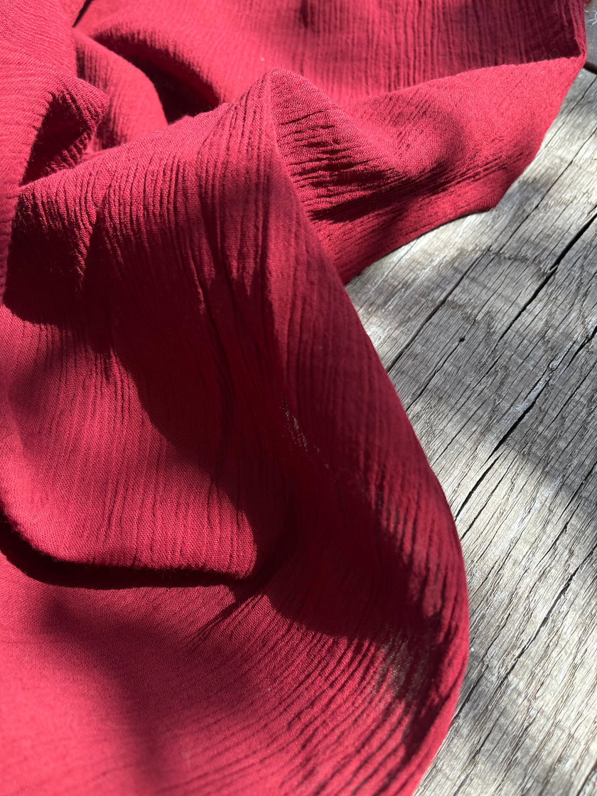 Buruşuk Tül Kumaş, Çok Renkli Seçenekler Mevcut, Sile Kumaş. Sile Kumaş, Bej, Taş Grisi, Şarap Kırmızısı, Deniz Mavisi, Mor, Şarap Kırmızısı.