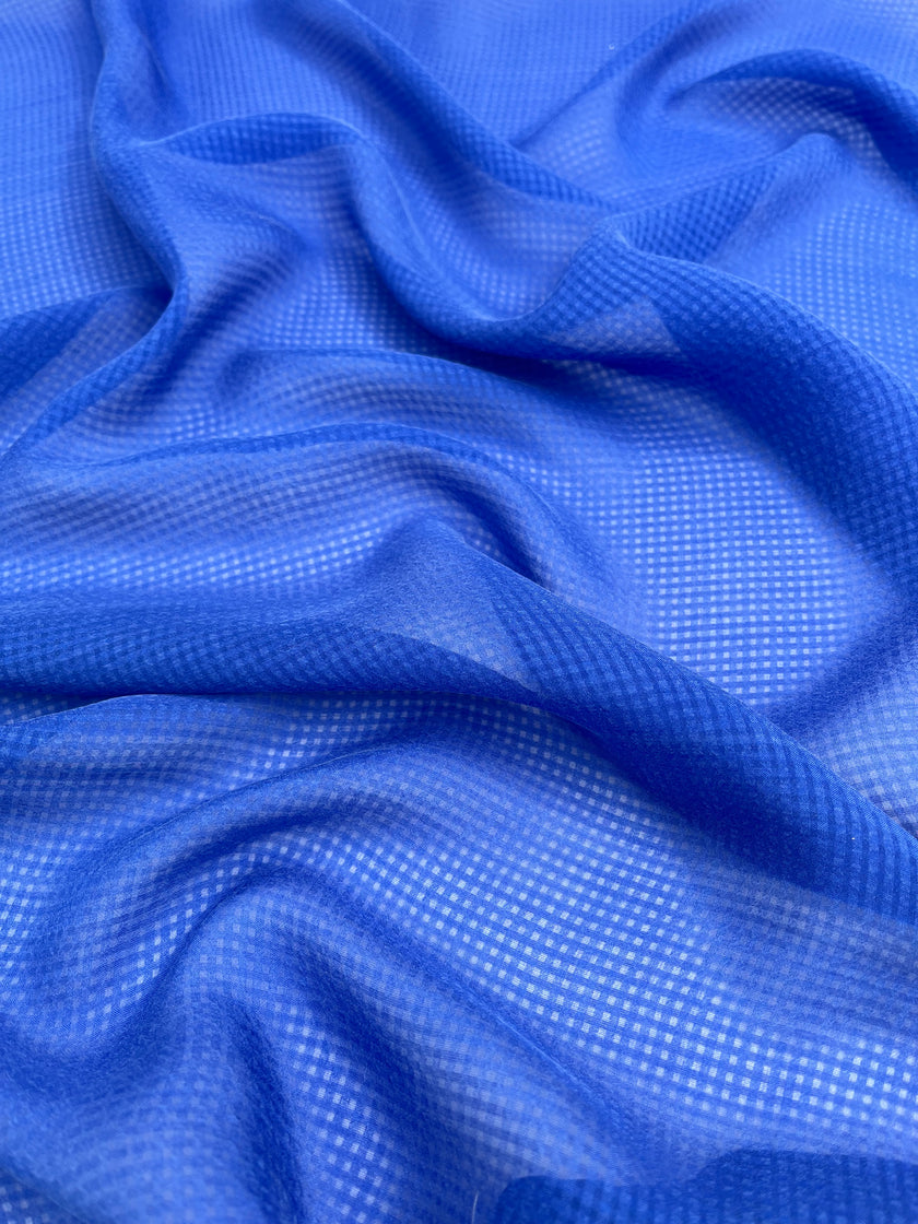 Şeffaf Deniz Mavisi Gingham Desenli Taşlı İpek Saten Saf İpek, Metre Metre İpek, İpek Şifon, Dut İpeği, İpek Metre, Ağır İpek, Lüks İpek Kumaş. 12mm/ 143 cm genişlik.