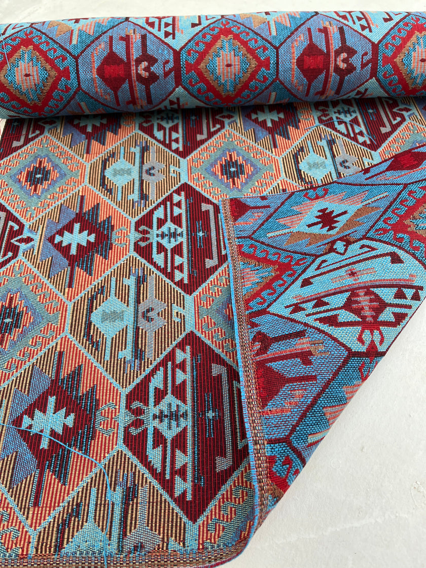 Ağır Gramajlı Kalın Jakarlı Pamuklu Kumaş Metre Başına 400/m2 - Döşemelik Geleneksel Anadolu Etnik Desenli - Döşemelik Kumaşlar. %70 Pamuk %30 Polyester - 140 cm Genişlik. Kilim Dokuma.