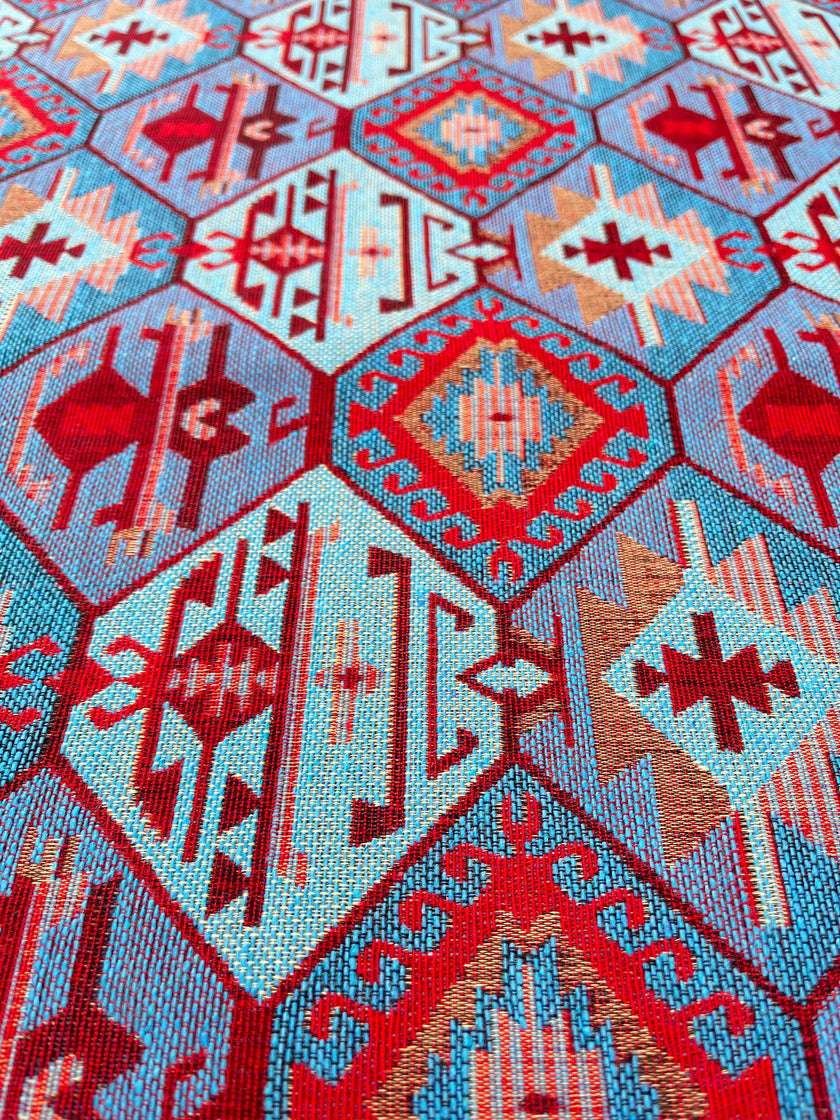 Ağır Gramajlı Kalın Jakarlı Pamuklu Kumaş Metre Başına 400/m2 - Döşemelik Geleneksel Anadolu Etnik Desenli - Döşemelik Kumaşlar. %70 Pamuk %30 Polyester - 140 cm Genişlik. Kilim Dokuma.