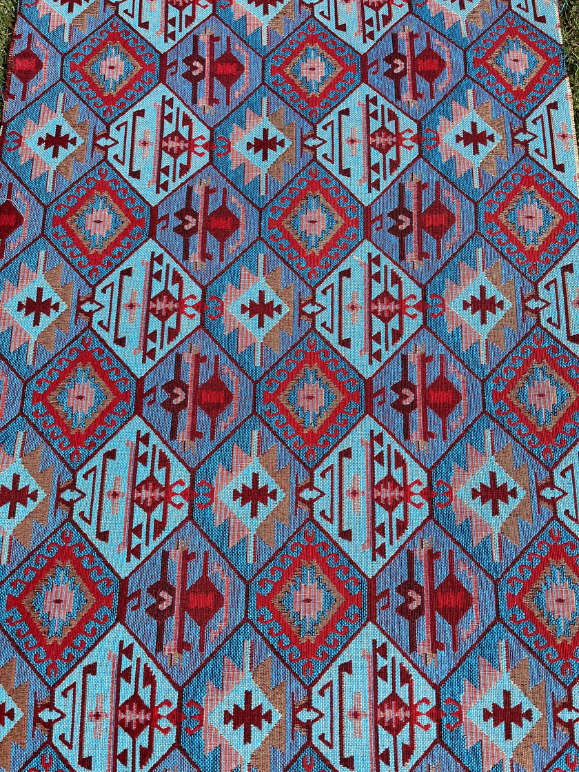 Ağır Gramajlı Kalın Jakarlı Pamuklu Kumaş Metre Başına 400/m2 - Döşemelik Geleneksel Anadolu Etnik Desenli - Döşemelik Kumaşlar. %70 Pamuk %30 Polyester - 140 cm Genişlik. Kilim Dokuma.