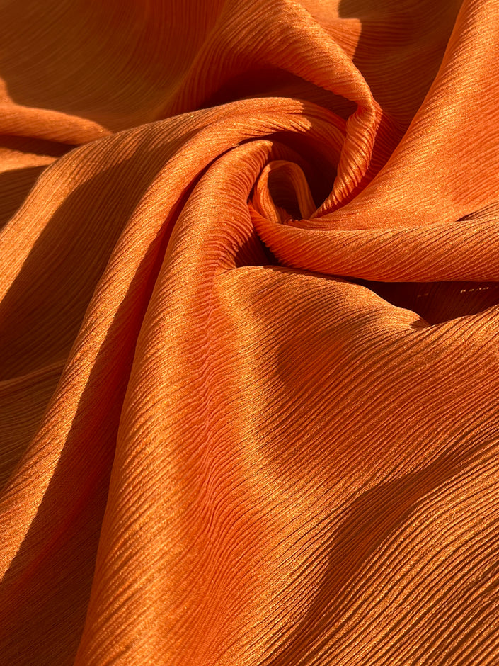 Soie de couleur orange par cour, soie naturelle, mousseline de soie, soie de mûrier, voile de soie, yardage de soie, soie froissée, soie à carreaux, soie texturée.