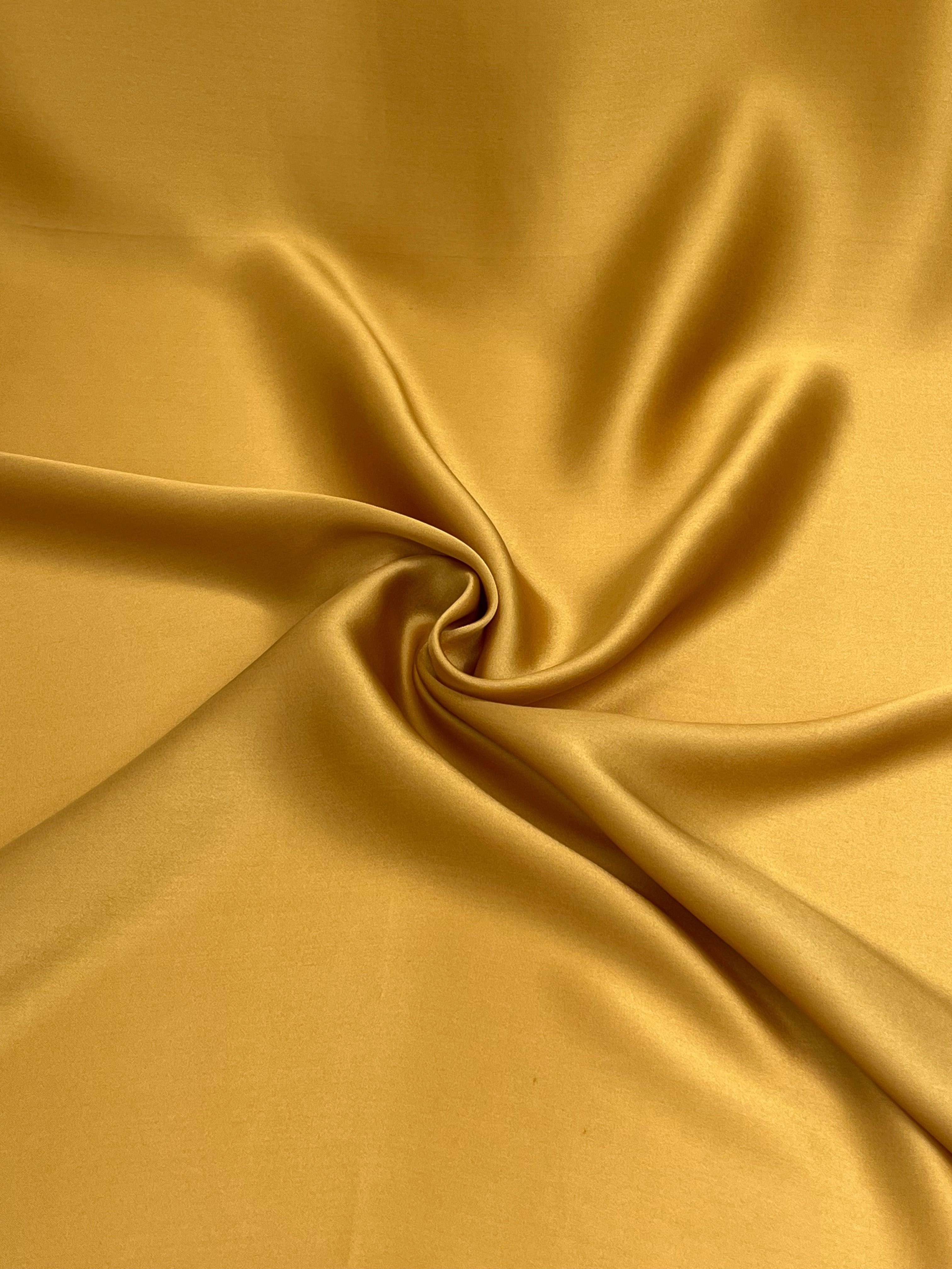 Altın Sarı Saten Saf İpek, Metre İpek, İpek Şifon, Dut İpeği, İpek Metre, Ağır İpek, Lüks İpek Kumaş. 14 mm/ 135 cm genişlik.