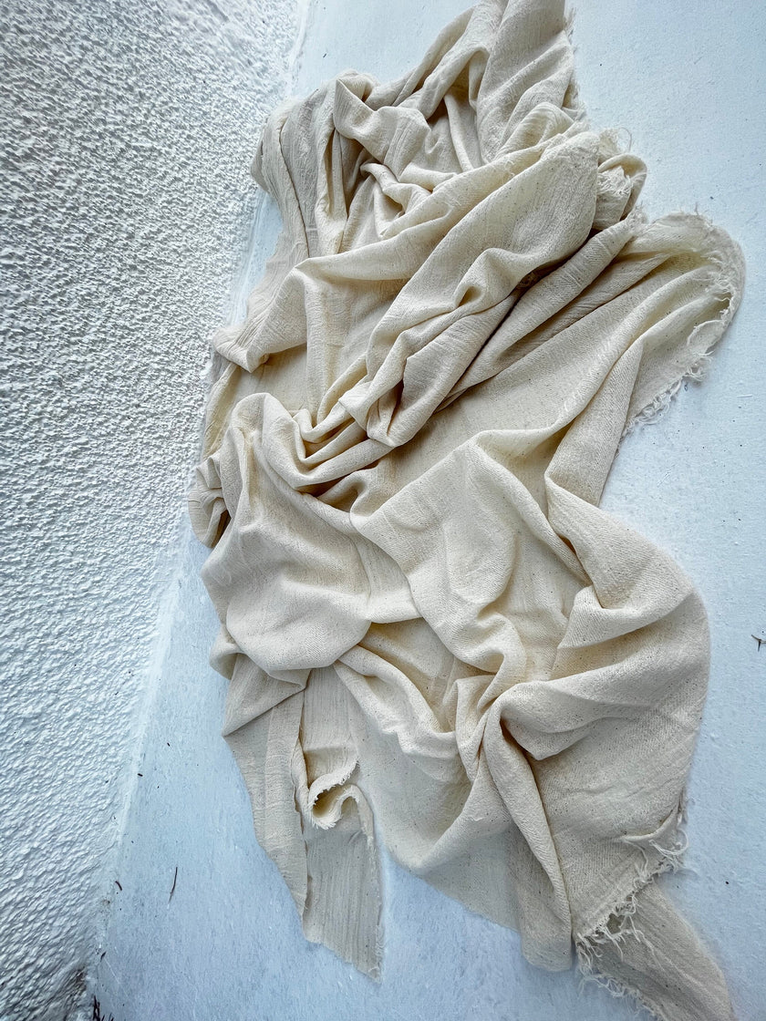 Metre ile Fildişi Ağartılmamış Nötr Organik Pamuklu Kumaş, Buruşuk Kumaş, Geniş En.