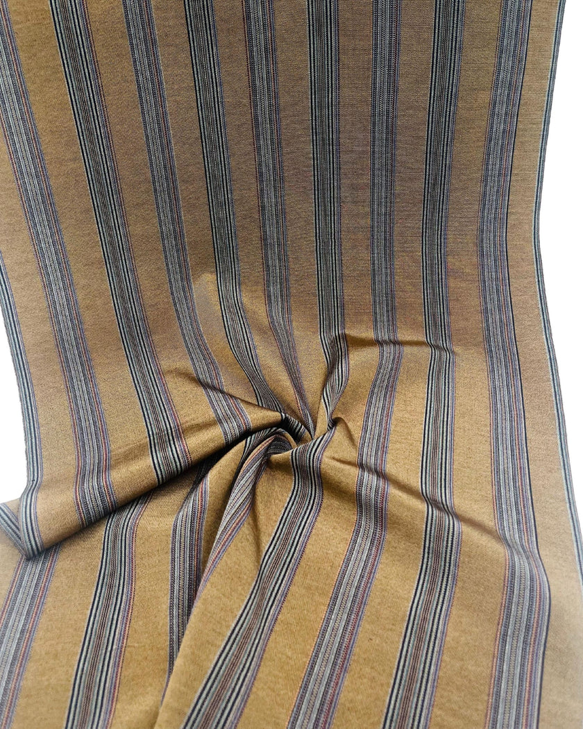 Osmanlı Başlık İçin Altın Çizgili Lüks İpek Döşeme, Ev Tekstili İç Mekan Kumaşları: Yastık Kılıfları, Kimono Esintili Tasarımlar, Filigran Desenleri.