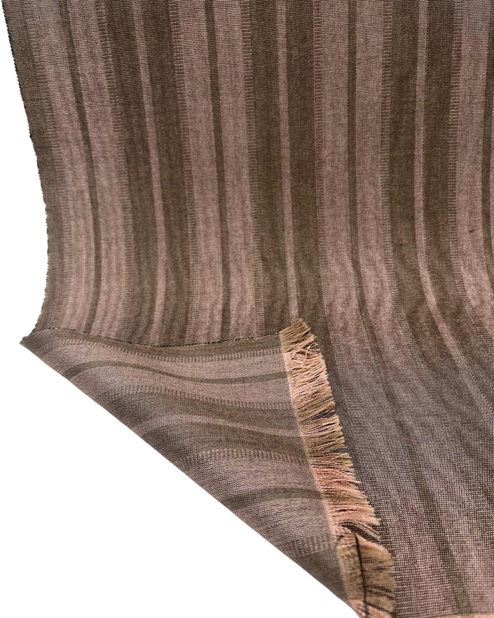 Rembourrage luxueux en soie à rayures marron et beige pour tête de lit ottoman, tissus d'intérieur pour textiles de maison : housses d'oreiller, motifs inspirés du kimono, motifs en filigrane.