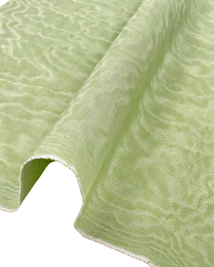 Rembourrage luxueux en soie vert pastel pour tête de lit ottoman, tissus d'intérieur pour textiles de maison : housses d'oreiller, motifs inspirés du kimono, motifs en filigrane.