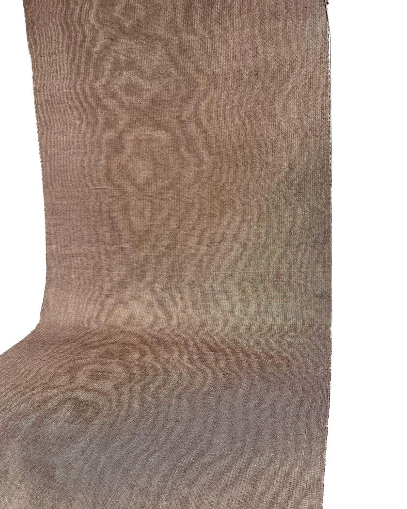 Rembourrage luxueux en soie marron clair pour tête de lit ottoman, tissus d'intérieur pour textiles de maison : housses d'oreiller, motifs inspirés du kimono, motifs en filigrane.