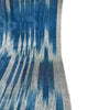 Rembourrage luxueux en soie à rayures Ikat bleues pour tête de lit ottoman, tissus d'intérieur pour textiles de maison : housses d'oreiller, motifs inspirés du kimono, motifs en filigrane.