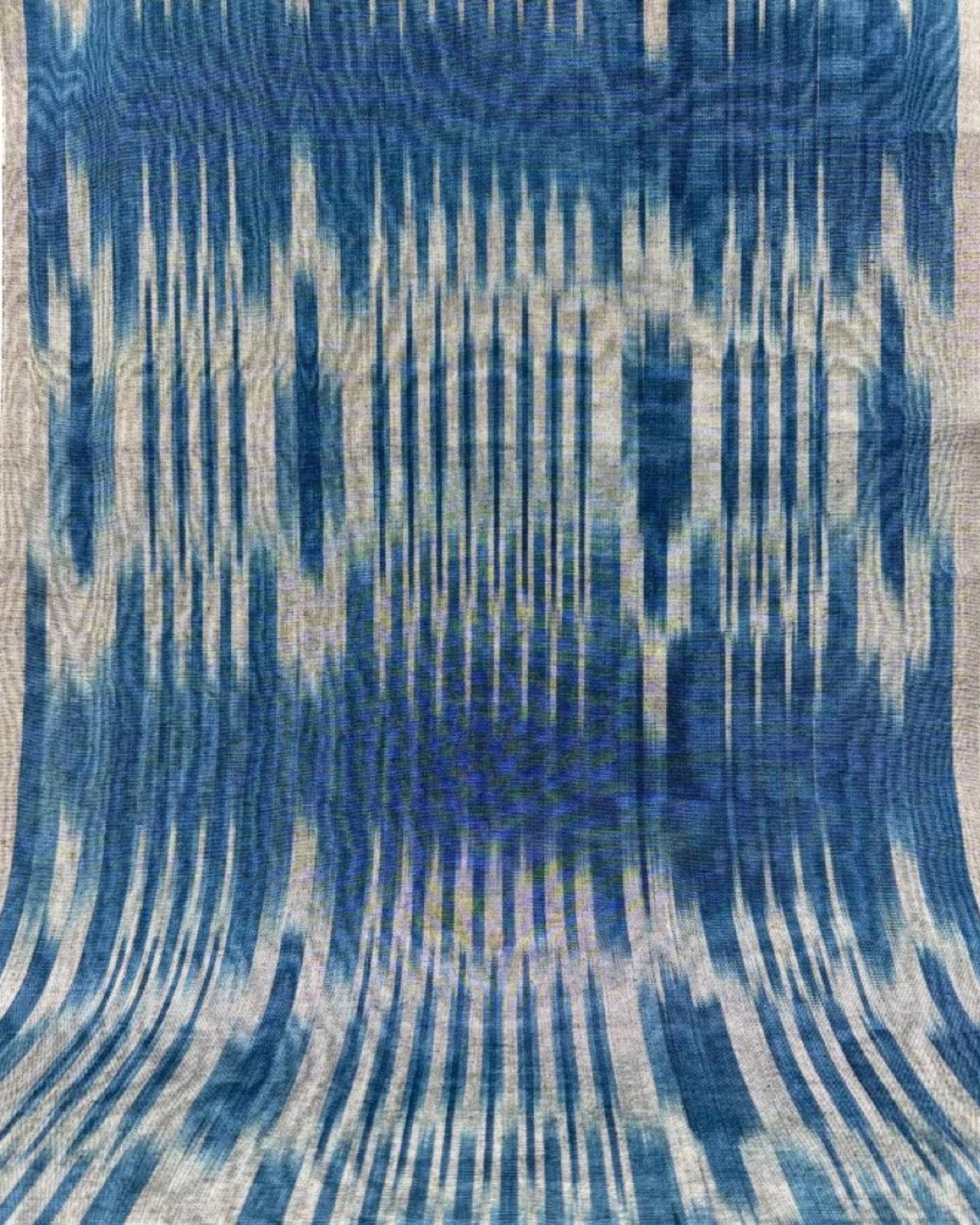 Rembourrage luxueux en soie à rayures Ikat bleues pour tête de lit ottoman, tissus d'intérieur pour textiles de maison : housses d'oreiller, motifs inspirés du kimono, motifs en filigrane.