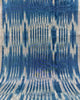 Rembourrage luxueux en soie à rayures Ikat bleues pour tête de lit ottoman, tissus d'intérieur pour textiles de maison : housses d'oreiller, motifs inspirés du kimono, motifs en filigrane.