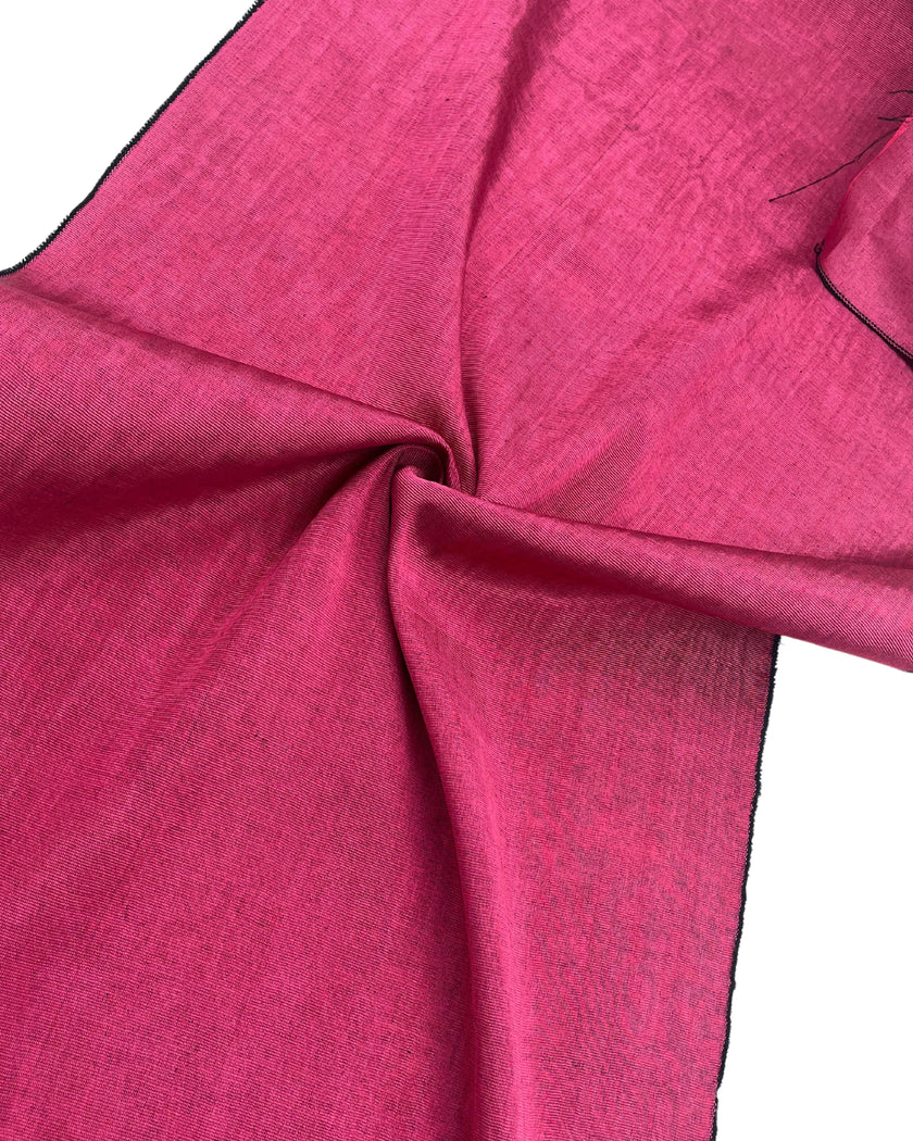 Rembourrage luxueux en soie rose pour tête de lit ottoman, tissus d'intérieur pour textiles de maison : housses d'oreiller, motifs inspirés du kimono, motifs en filigrane.