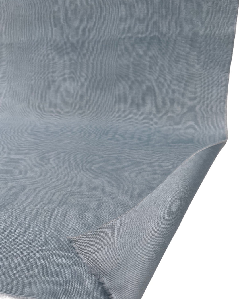 Rembourrage luxueux en soie bleu clair pour tête de lit ottoman, tissus d'intérieur pour textiles de maison : housses d'oreiller, motifs inspirés du kimono, motifs en filigrane.