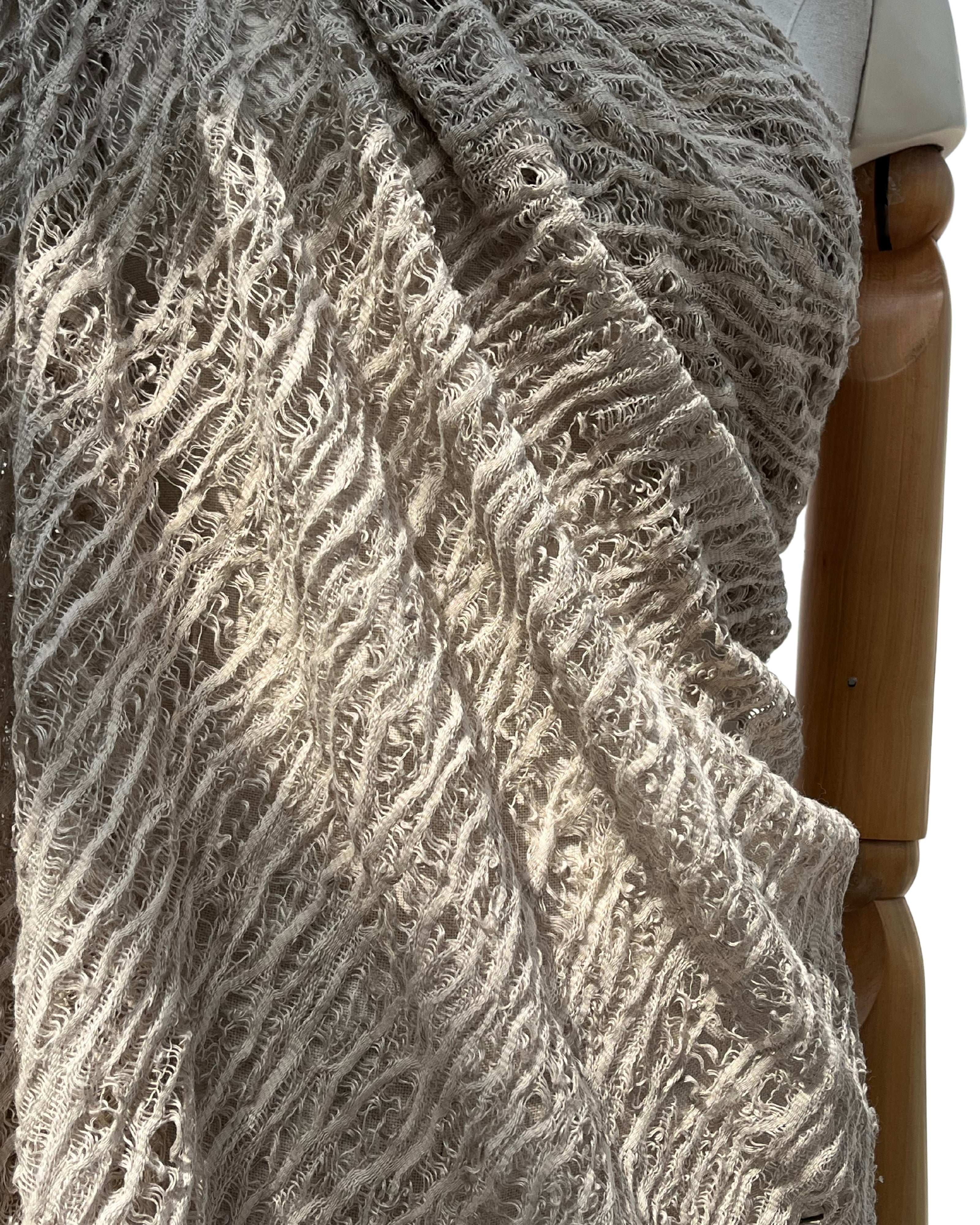 Tissus naturels uniques couleur pierre : mélange de lin en coton funky, transparent et texturé | Tissus spéciaux de qualité avec texture 3D pour les créations estivales.