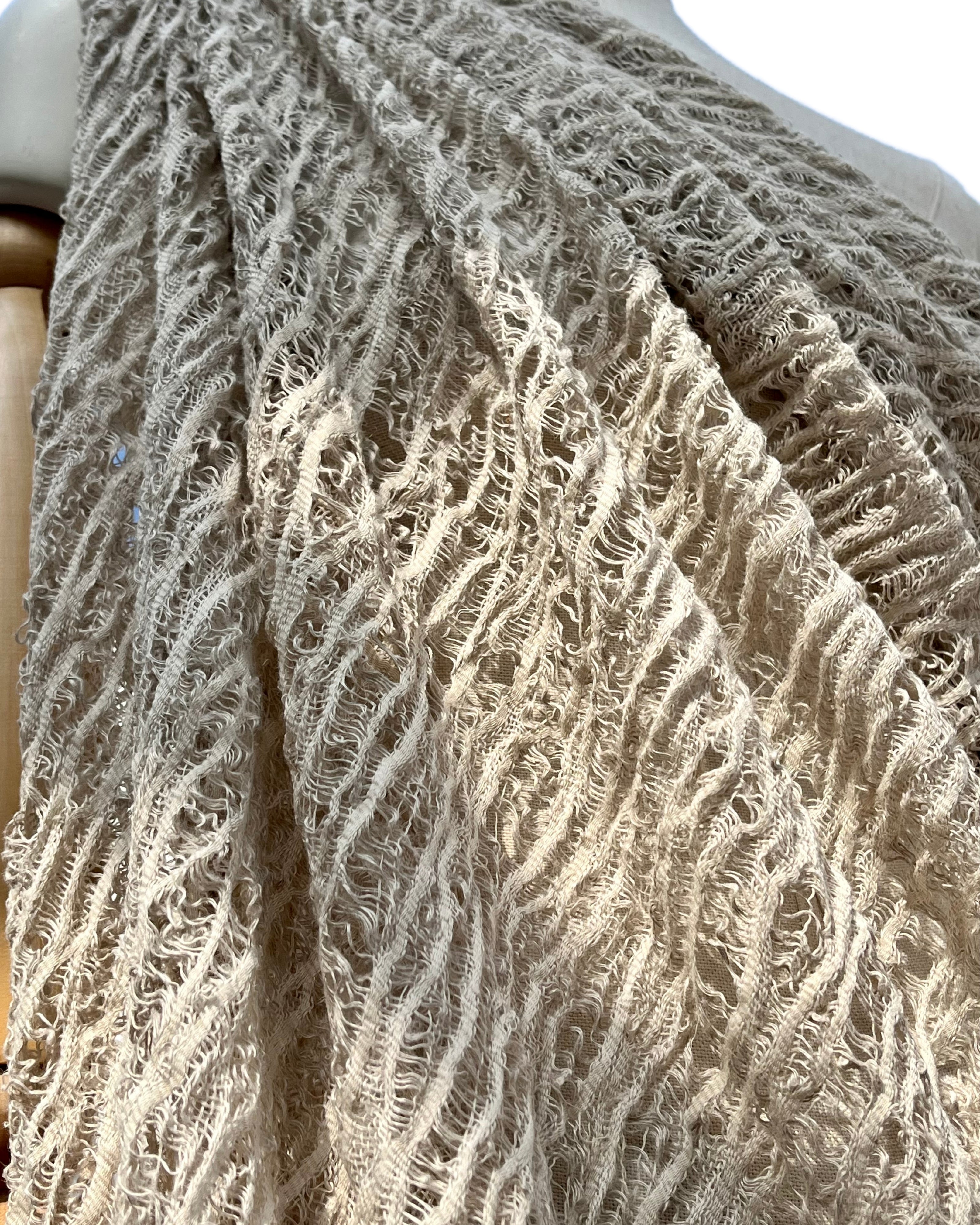 Tissus naturels uniques couleur pierre : mélange de lin en coton funky, transparent et texturé | Tissus spéciaux de qualité avec texture 3D pour les créations estivales.