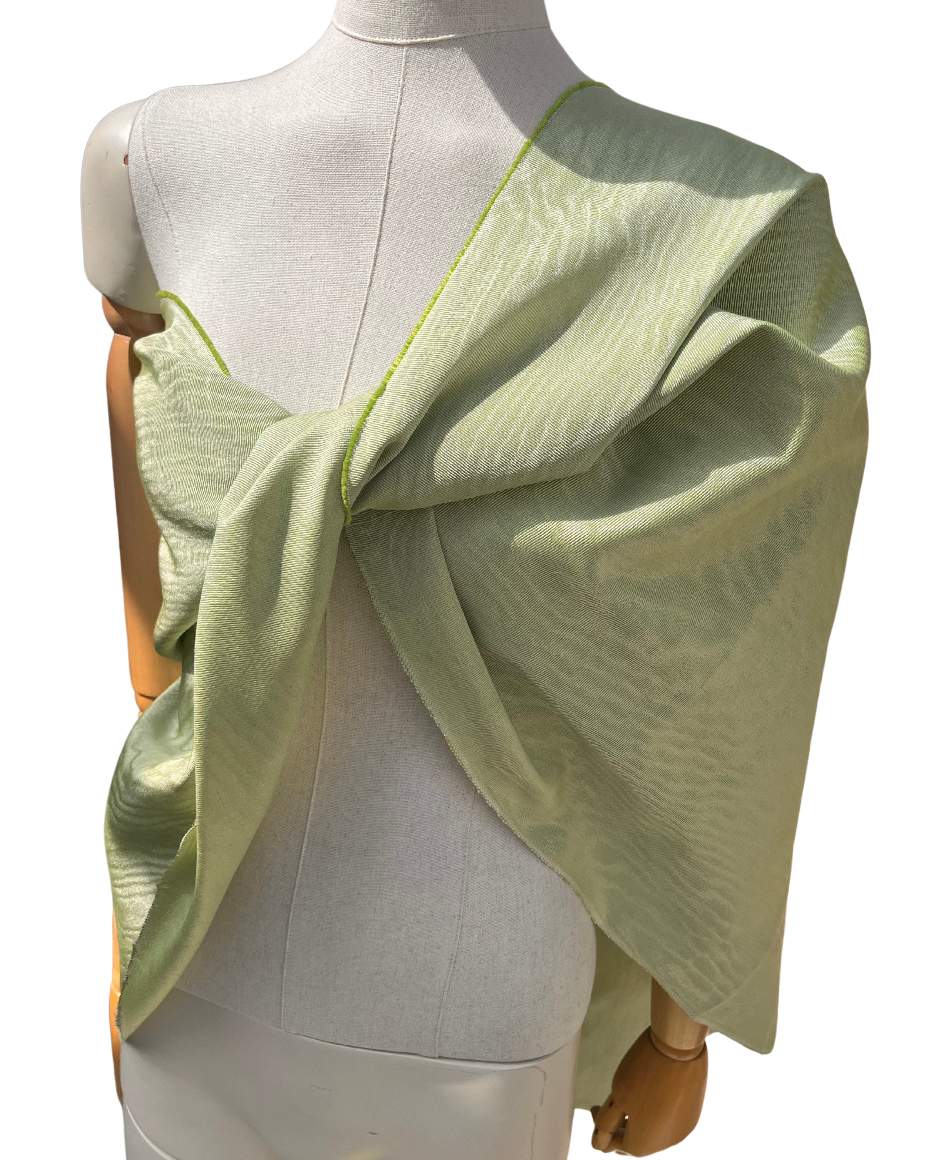 Osmanlı Başlıklı Pastel Yeşil Lüks İpek Döşeme, Ev Tekstili İç Mekan Kumaşları: Yastık Kılıfları, Kimono Esintili Tasarımlar, Filigran Desenleri.