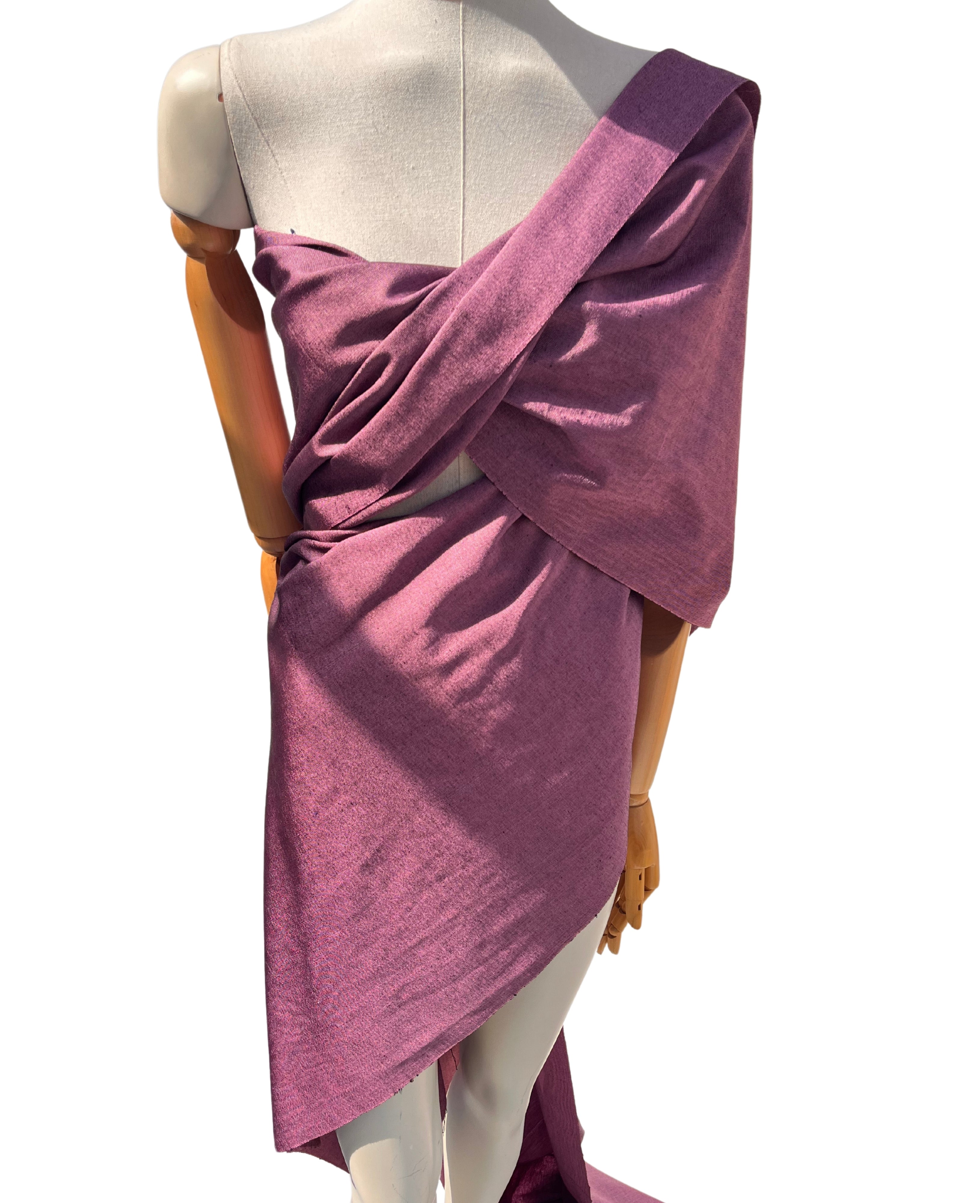 Osmanlı Başlıklı Lüks İpek Döşeme, Ev Tekstili İç Mekan Kumaşları: Yastık Kılıfları, Kimono Esintili Tasarımlar, Filigran Desenleri.