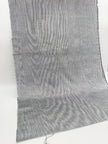 Rembourrage luxueux en soie gris argenté pour tête de lit ottoman, tissus d'intérieur pour textiles de maison : housses d'oreiller, motifs inspirés du kimono, motifs en filigrane.