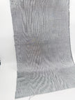 Rembourrage luxueux en soie gris argenté pour tête de lit ottoman, tissus d'intérieur pour textiles de maison : housses d'oreiller, motifs inspirés du kimono, motifs en filigrane.