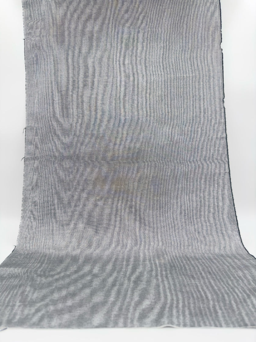 Rembourrage luxueux en soie gris argenté pour tête de lit ottoman, tissus d'intérieur pour textiles de maison : housses d'oreiller, motifs inspirés du kimono, motifs en filigrane.