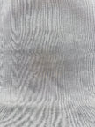 Rembourrage luxueux en soie gris argenté pour tête de lit ottoman, tissus d'intérieur pour textiles de maison : housses d'oreiller, motifs inspirés du kimono, motifs en filigrane.