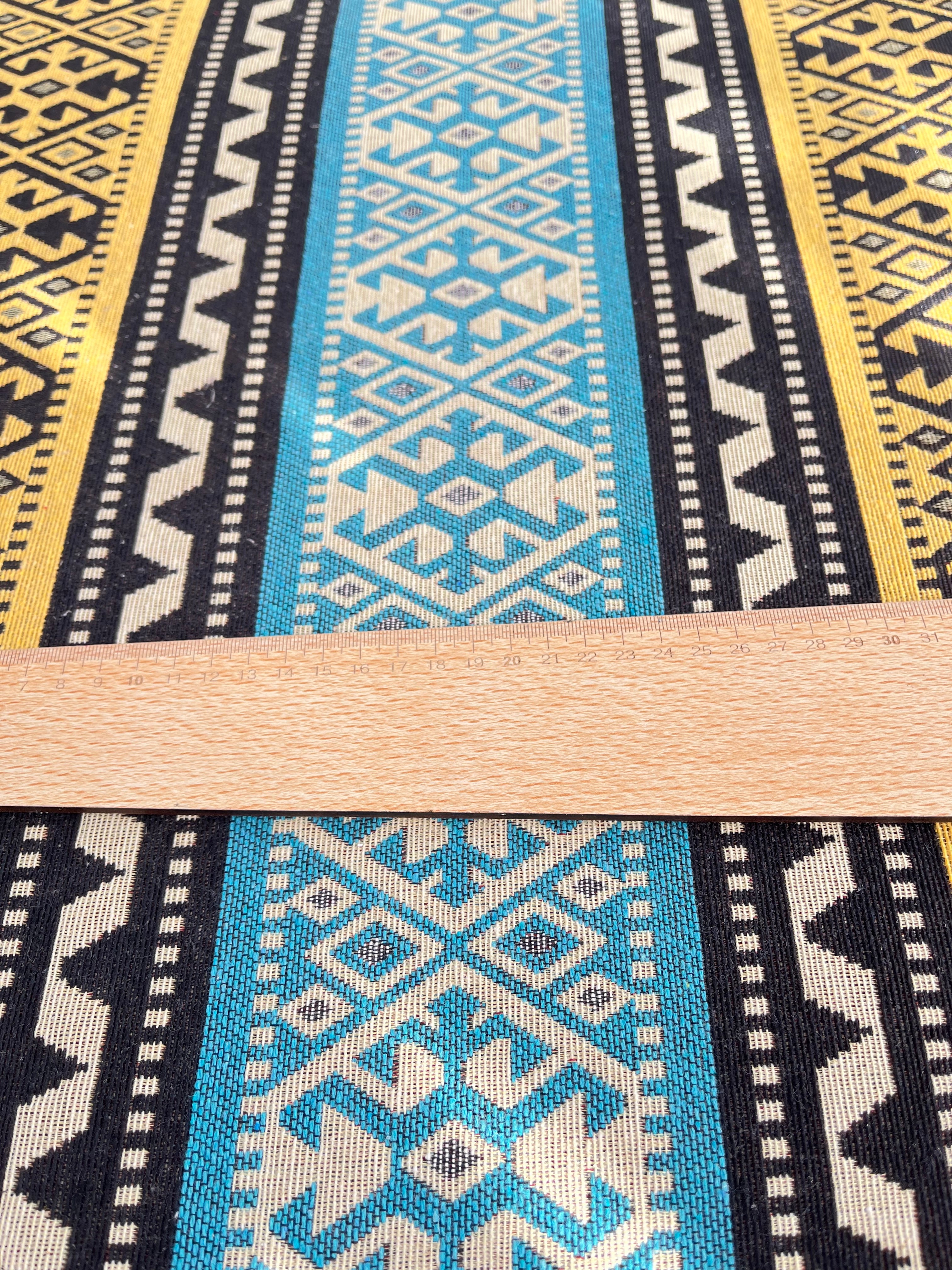 Ağır Gramajlı Kalın Jakarlı Pamuklu Kumaş Metre Başına 400/m2 - Döşemelik Geleneksel Anadolu Etnik Desenli - Döşemelik Kumaşlar. %70 Pamuk %30 Polyester - 140 cm Genişlik. Halı Dokuma. Çok Renkli Seçenekler, Sarı Mavi, Kırmızı Siyah Renk.