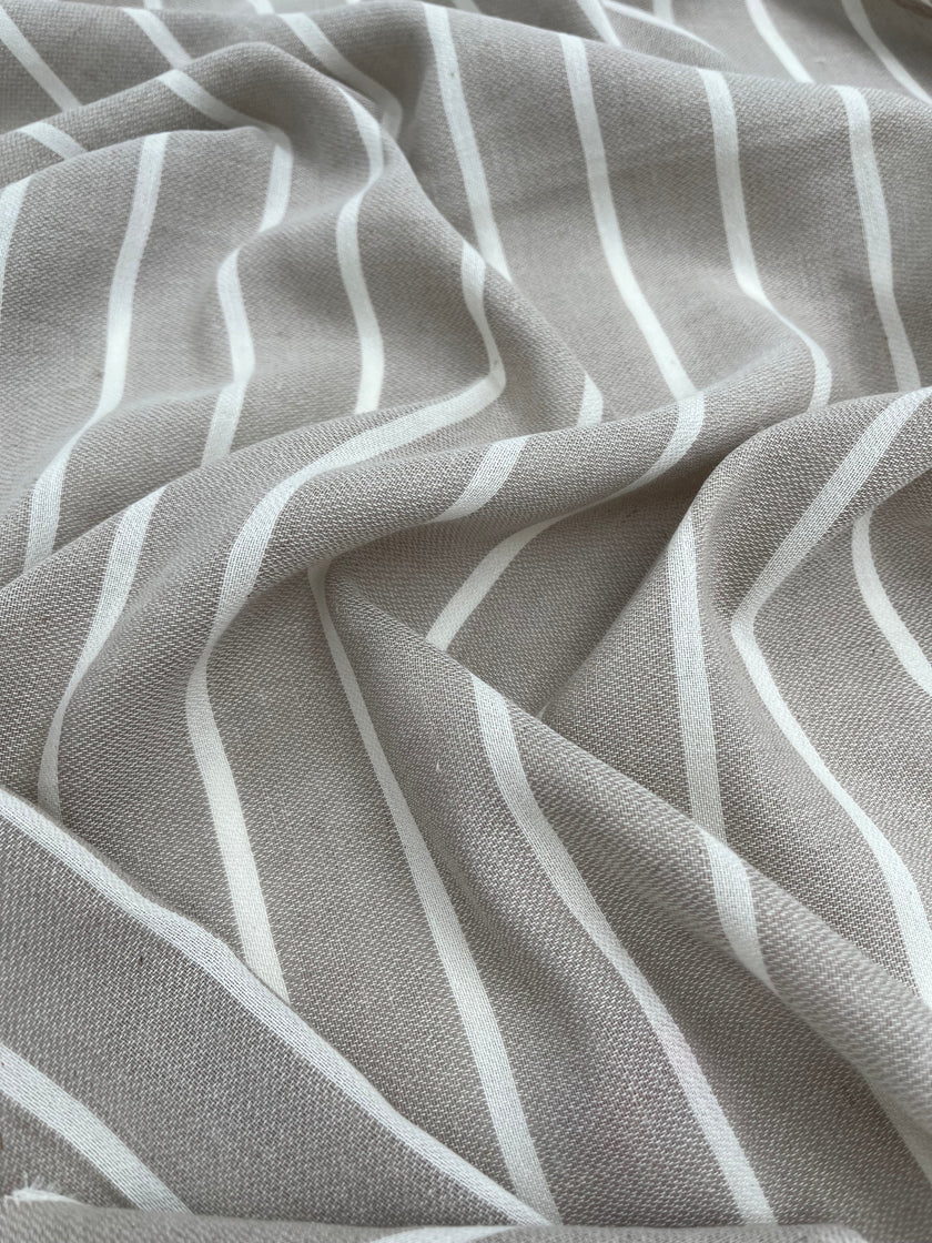 Gri-Beyaz Çizgili Keten Organik Pamuk Karışımlı Kumaş Metre Fiyatı, Çizgili Kumaş, Genişlik 110 cm, El Dokuma.