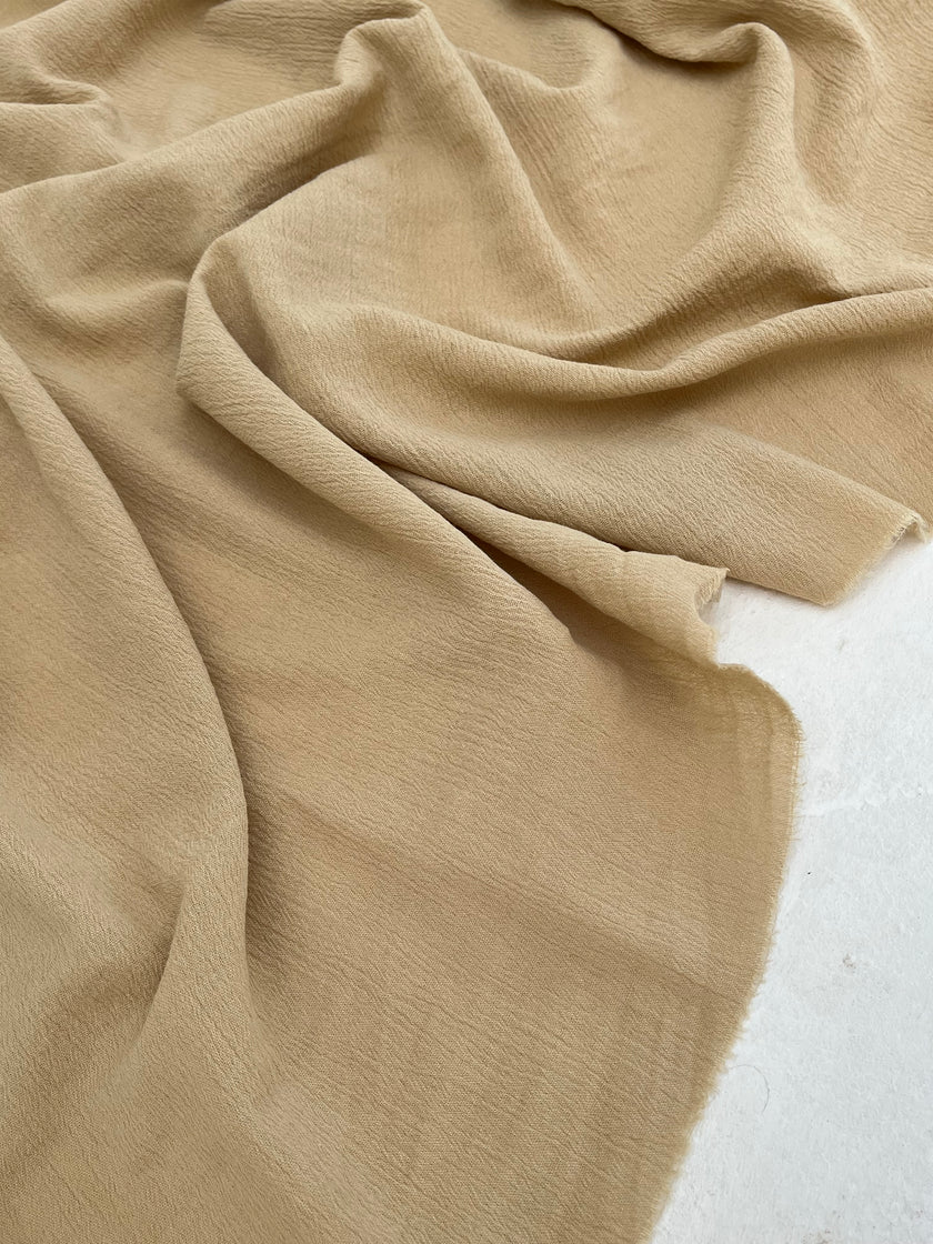 Buruşuk Tül Kumaş, Çok Renkli Seçenekler Mevcut, Sile Kumaş. Sile Kumaş, Bej, Taş Grisi, Şarap Kırmızısı, Deniz Mavisi, Mor, Şarap Kırmızısı.