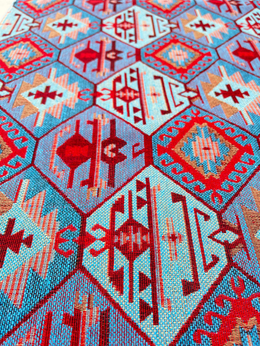 Ağır Gramajlı Kalın Jakarlı Pamuklu Kumaş Metre Başına 400/m2 - Döşemelik Geleneksel Anadolu Etnik Desenli - Döşemelik Kumaşlar. %70 Pamuk %30 Polyester - 140 cm Genişlik. Kilim Dokuma.