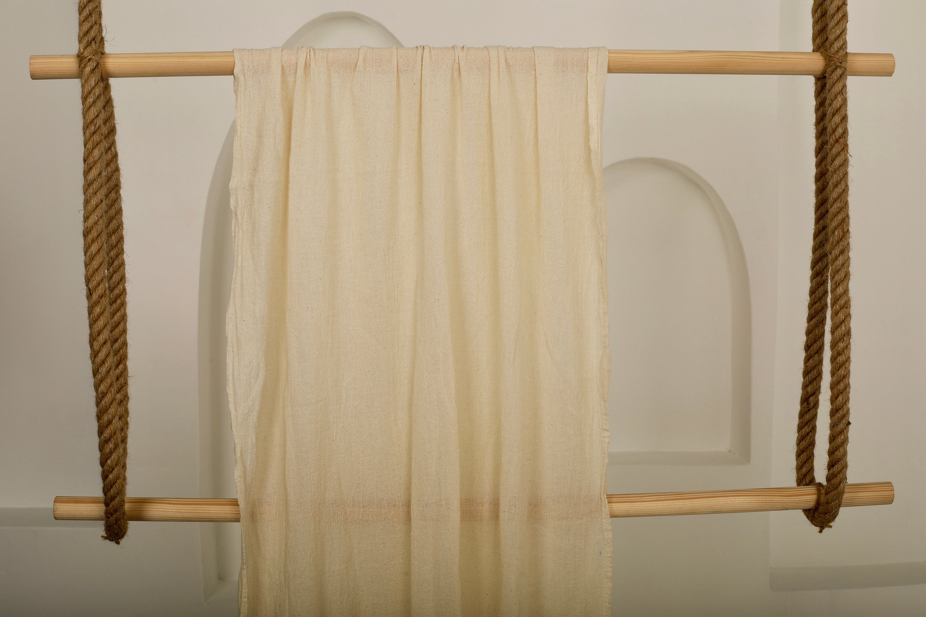 Tissu froissé en coton turc texturé spécial : qualité unique pour les robes d'été kimono et les tenues de nouveau-né | Options de gaze, transparentes et extensibles.