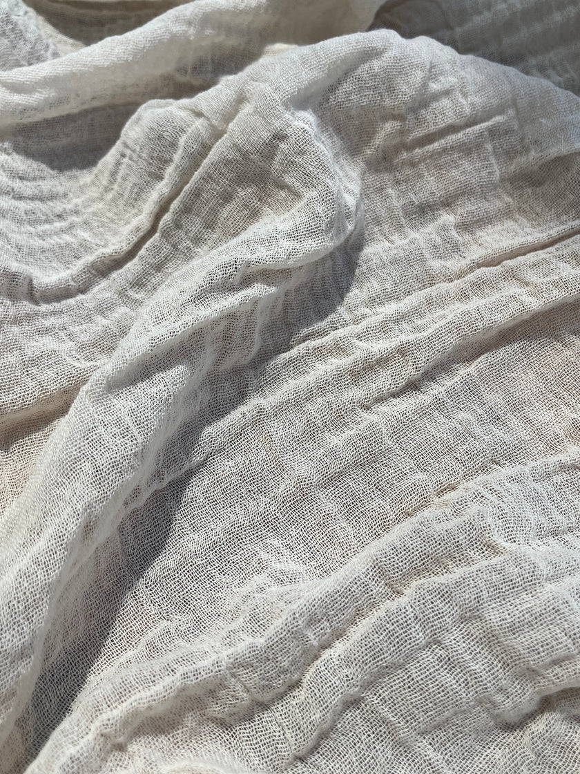 Ağartılmamış Nötr Fildişi Rengi Buruşuk Tül Kumaş, Sile Kumaş. Sile Kumaş.