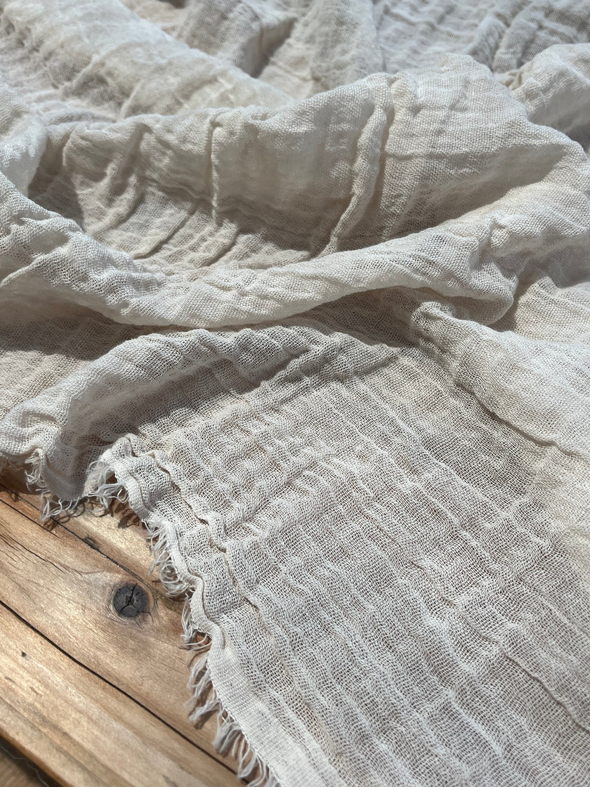 Ağartılmamış Nötr Fildişi Rengi Buruşuk Tül Kumaş, Sile Kumaş. Sile Kumaş.