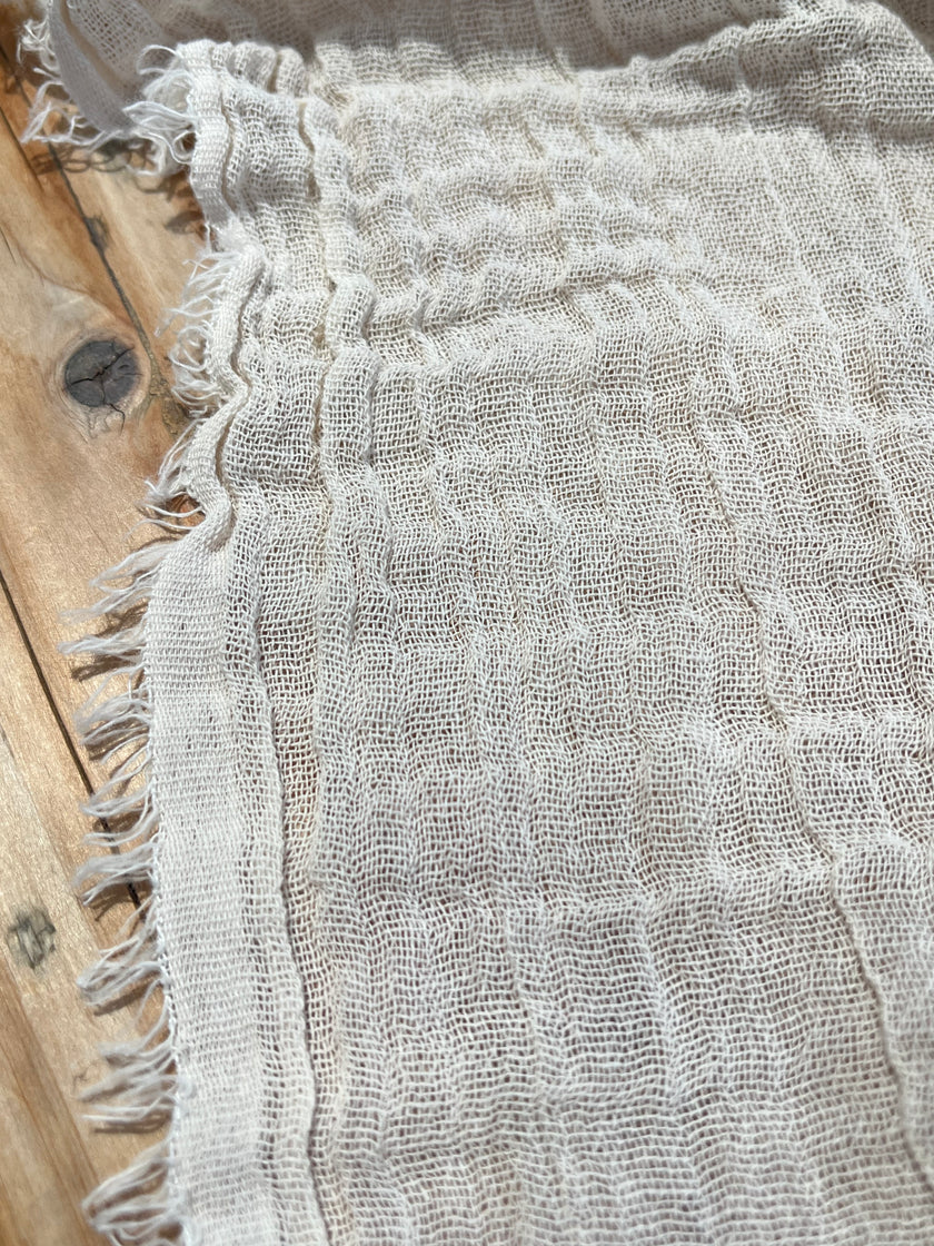 Ağartılmamış Nötr Fildişi Rengi Buruşuk Tül Kumaş, Sile Kumaş. Sile Kumaş.