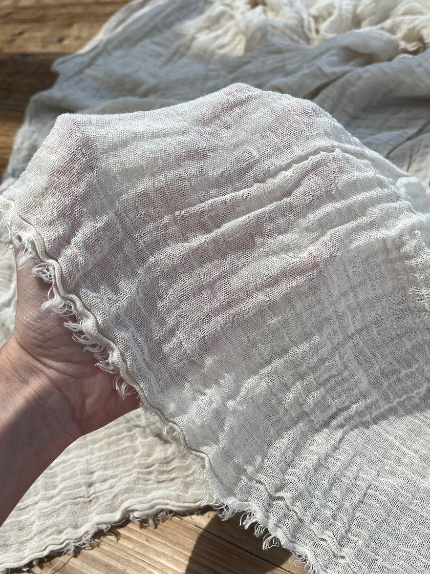Ağartılmamış Nötr Fildişi Rengi Buruşuk Tül Kumaş, Sile Kumaş. Sile Kumaş.