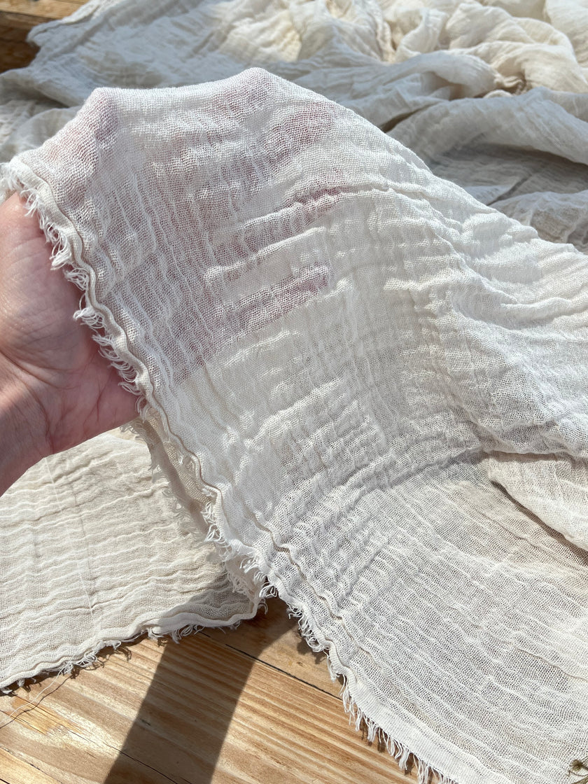 Ağartılmamış Nötr Fildişi Rengi Buruşuk Tül Kumaş, Sile Kumaş. Sile Kumaş.