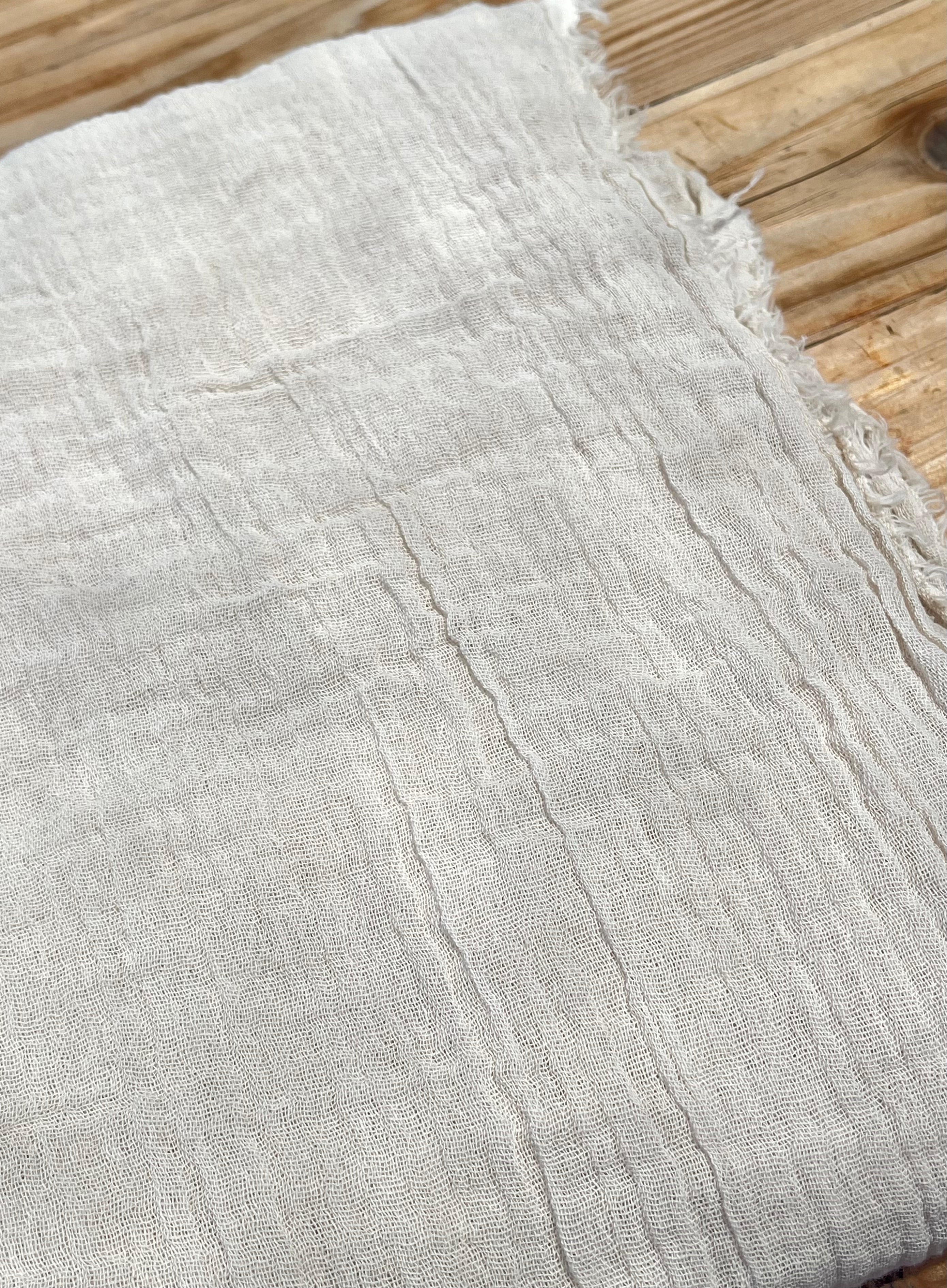 Ağartılmamış Nötr Fildişi Rengi Buruşuk Tül Kumaş, Sile Kumaş. Sile Kumaş.