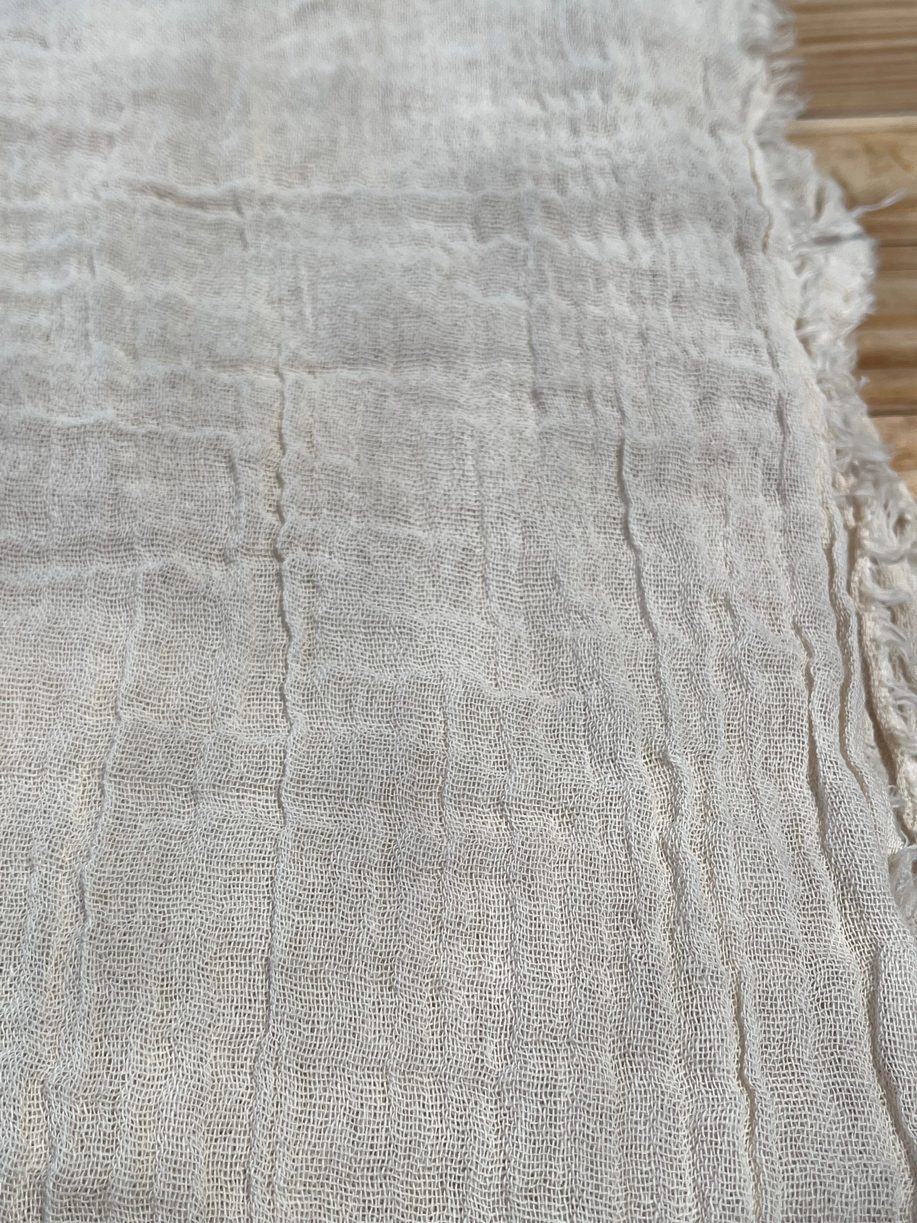 Ağartılmamış Nötr Fildişi Rengi Buruşuk Tül Kumaş, Sile Kumaş. Sile Kumaş.